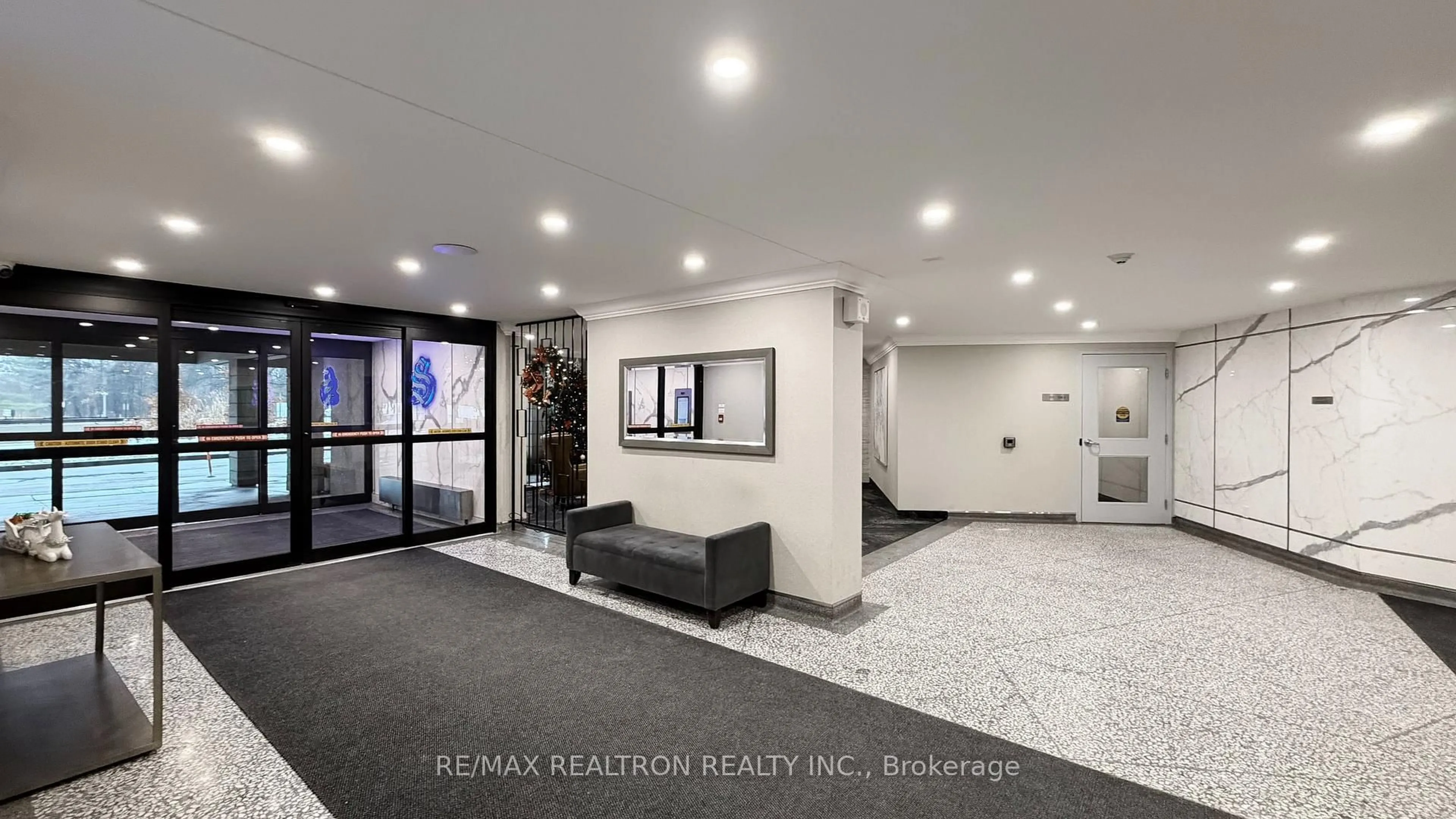 Unknown for 451 The West Mall #218, Toronto Ontario M9C 1G1