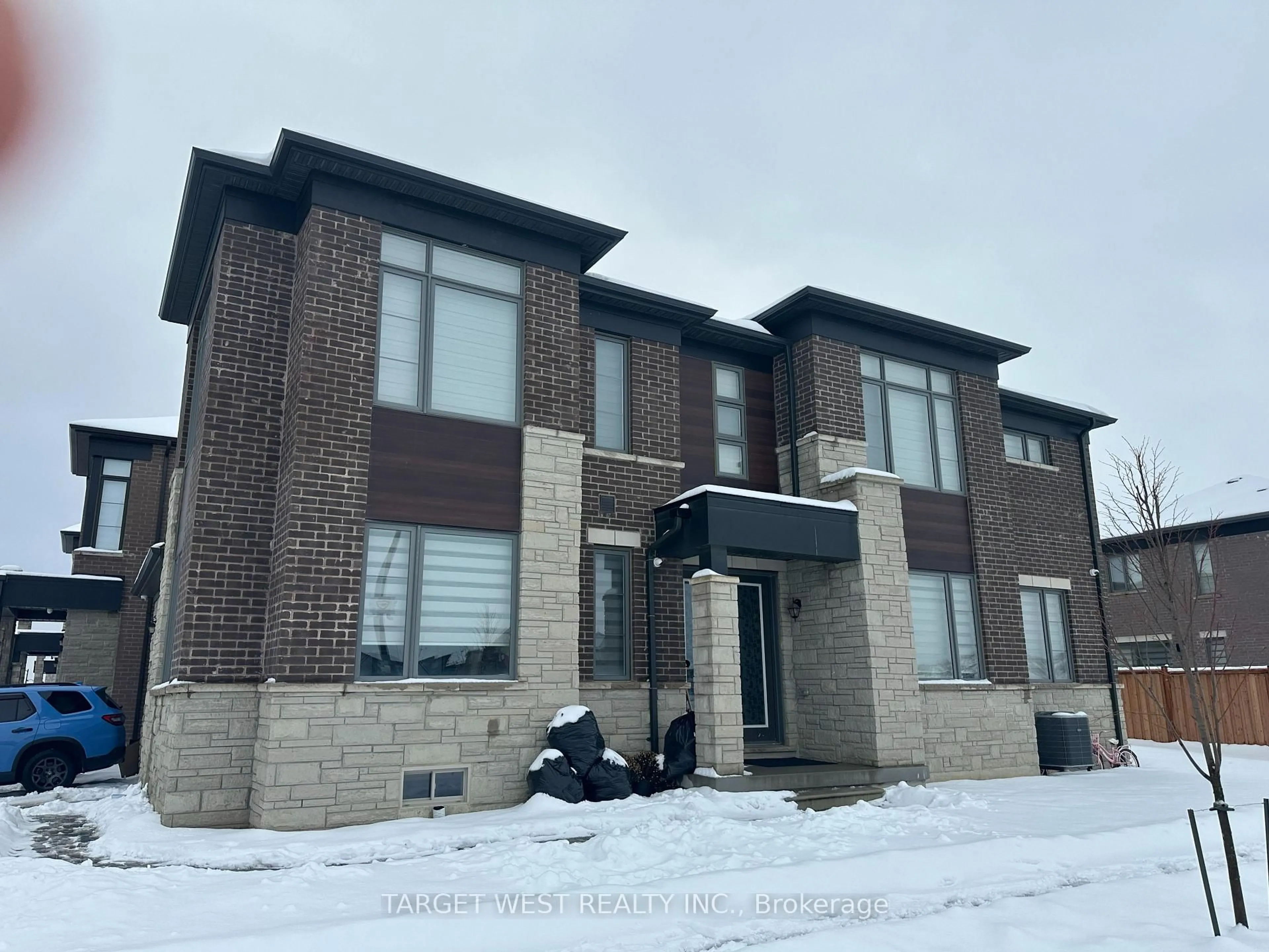 Home with brick exterior material, building for 66 Minnock St, Caledon Ontario L7C 4K9