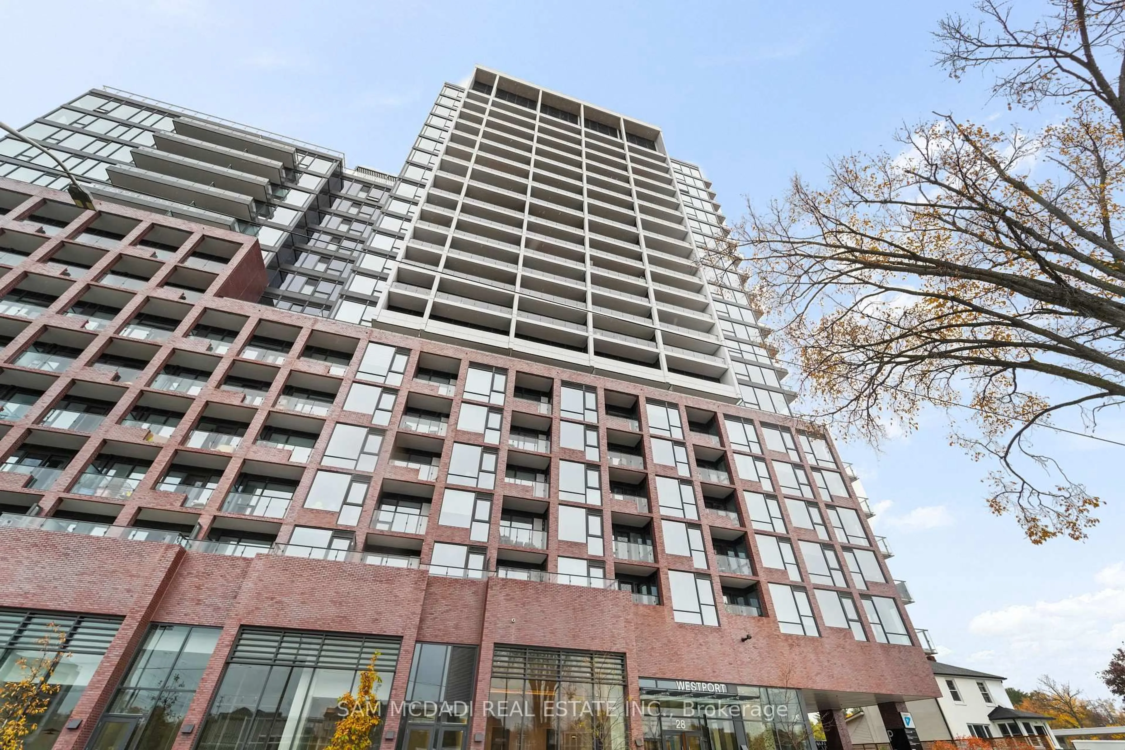 Unknown for 28 Ann St #813, Mississauga Ontario L5G 0E1