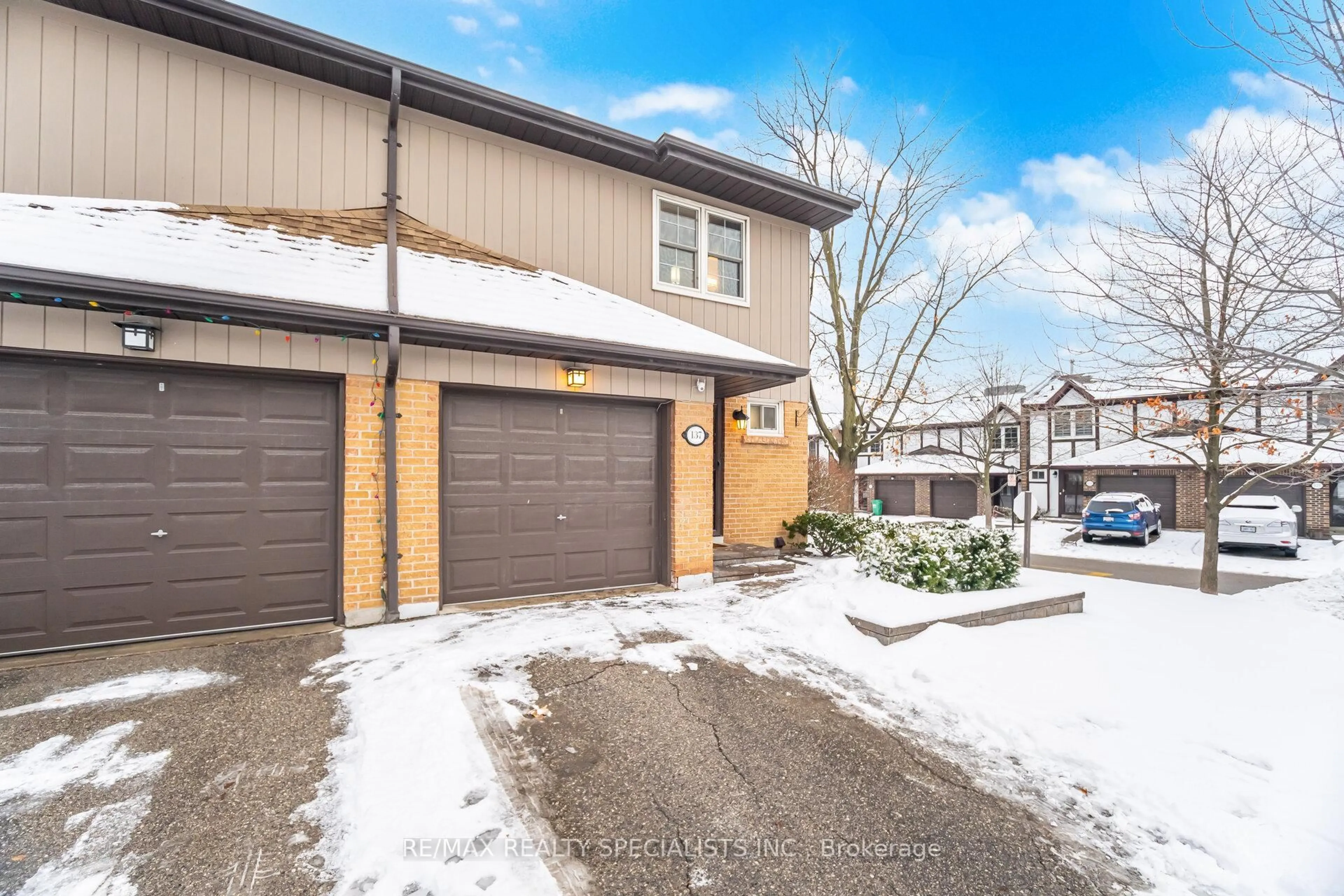 Unknown for 1951 Rathburn Rd #137, Mississauga Ontario L4W 2N9