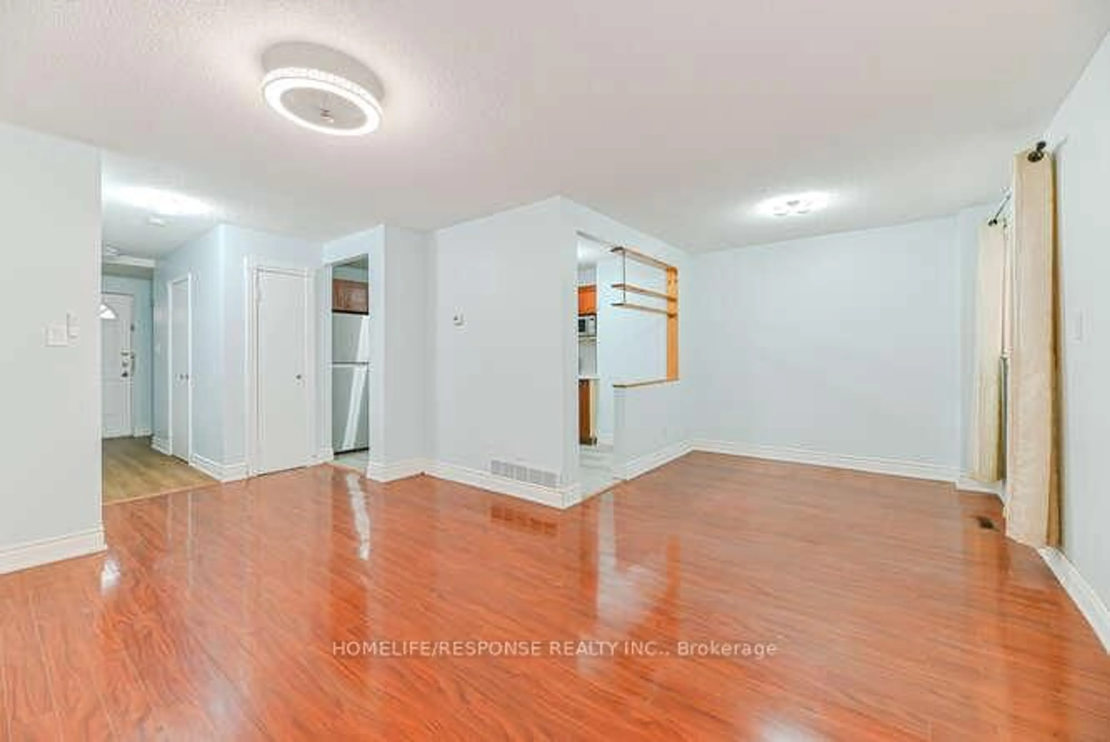 A pic of a room for 215 Mississauga Valley Blvd #14, Mississauga Ontario L5A 1Y7