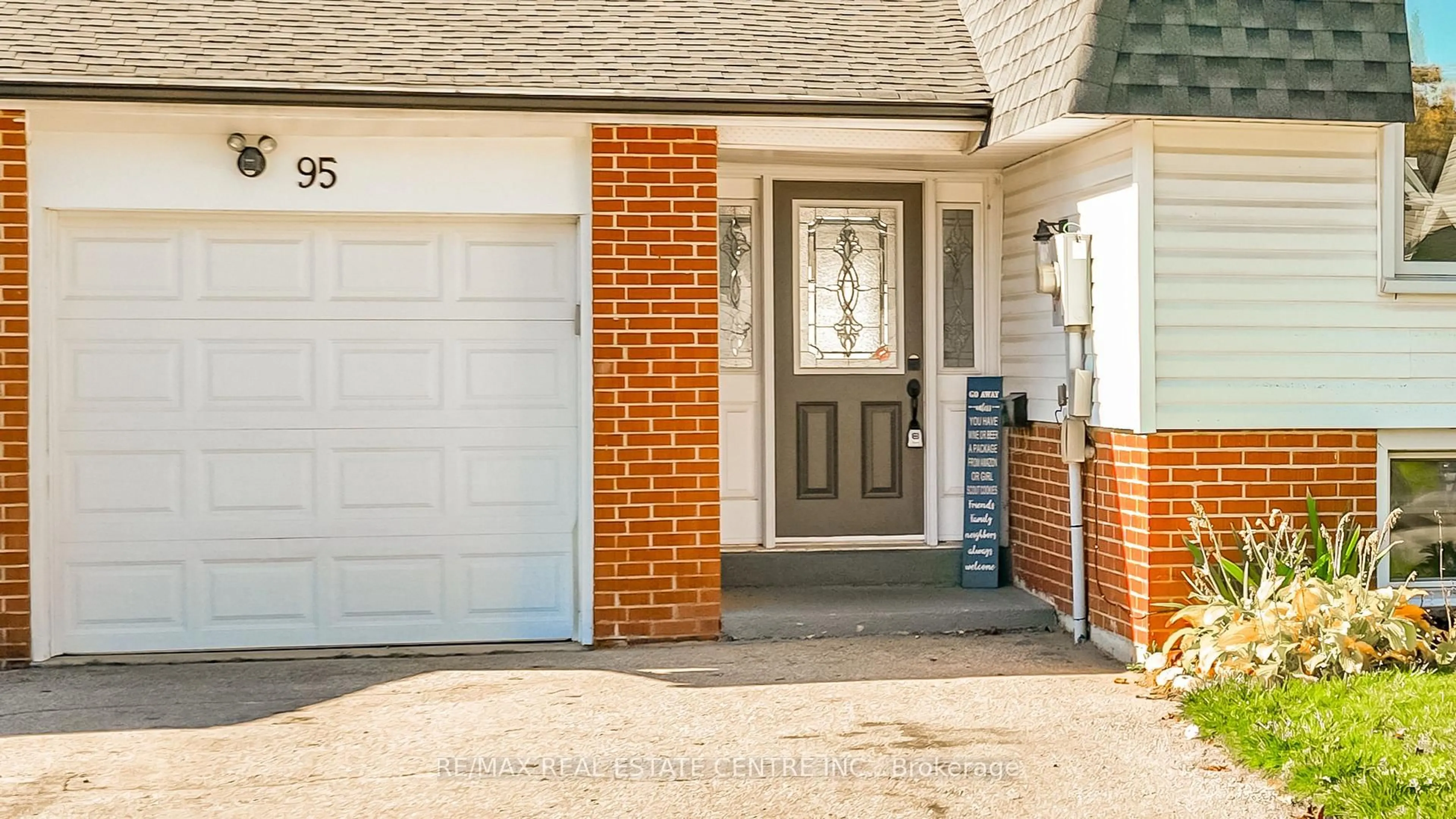 Home with brick exterior material, street for 95 Avonmore Cres, Orangeville Ontario L9W 3C2