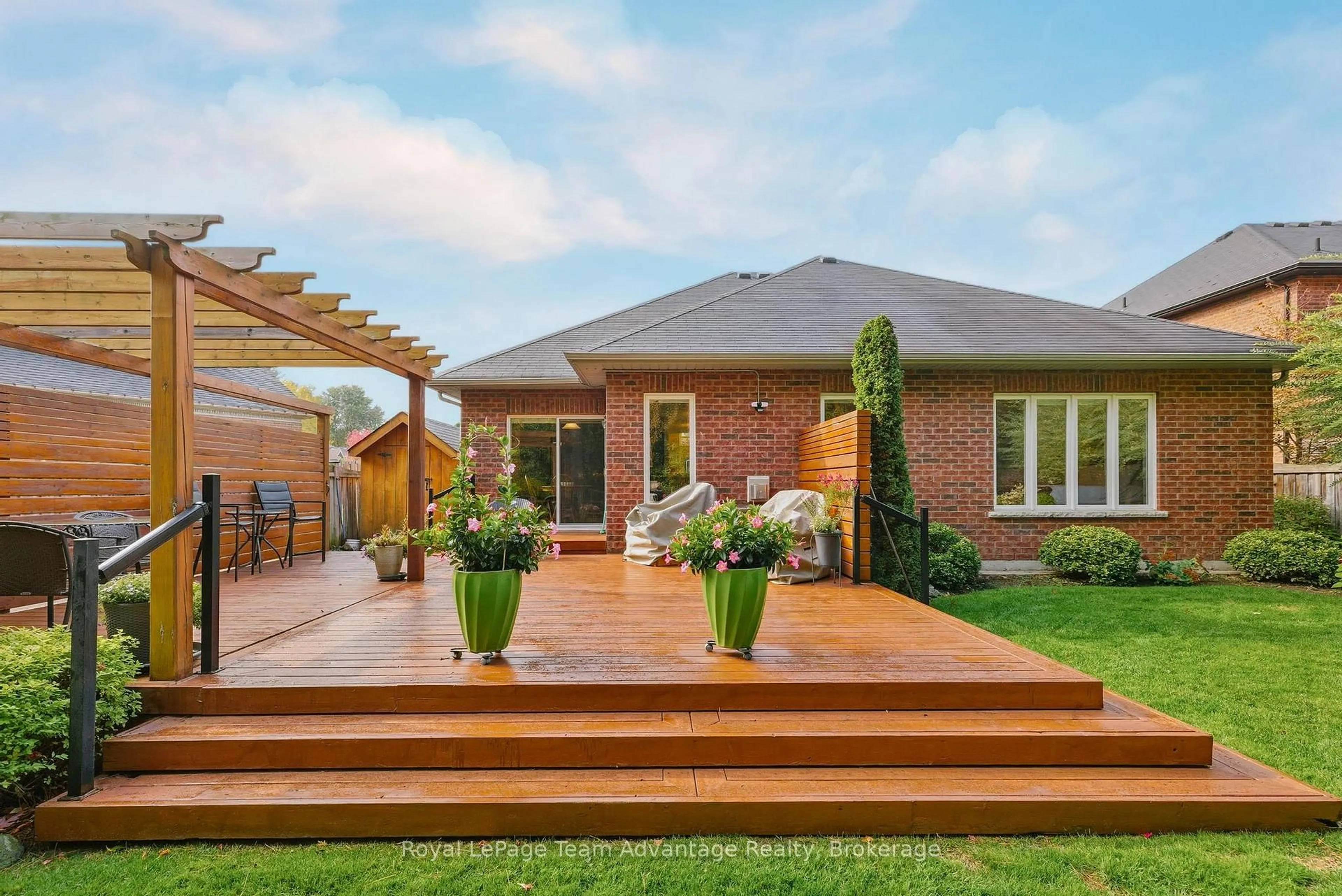 Home with brick exterior material, street for 17 Borland Cres, Caledon Ontario L7C 3M4