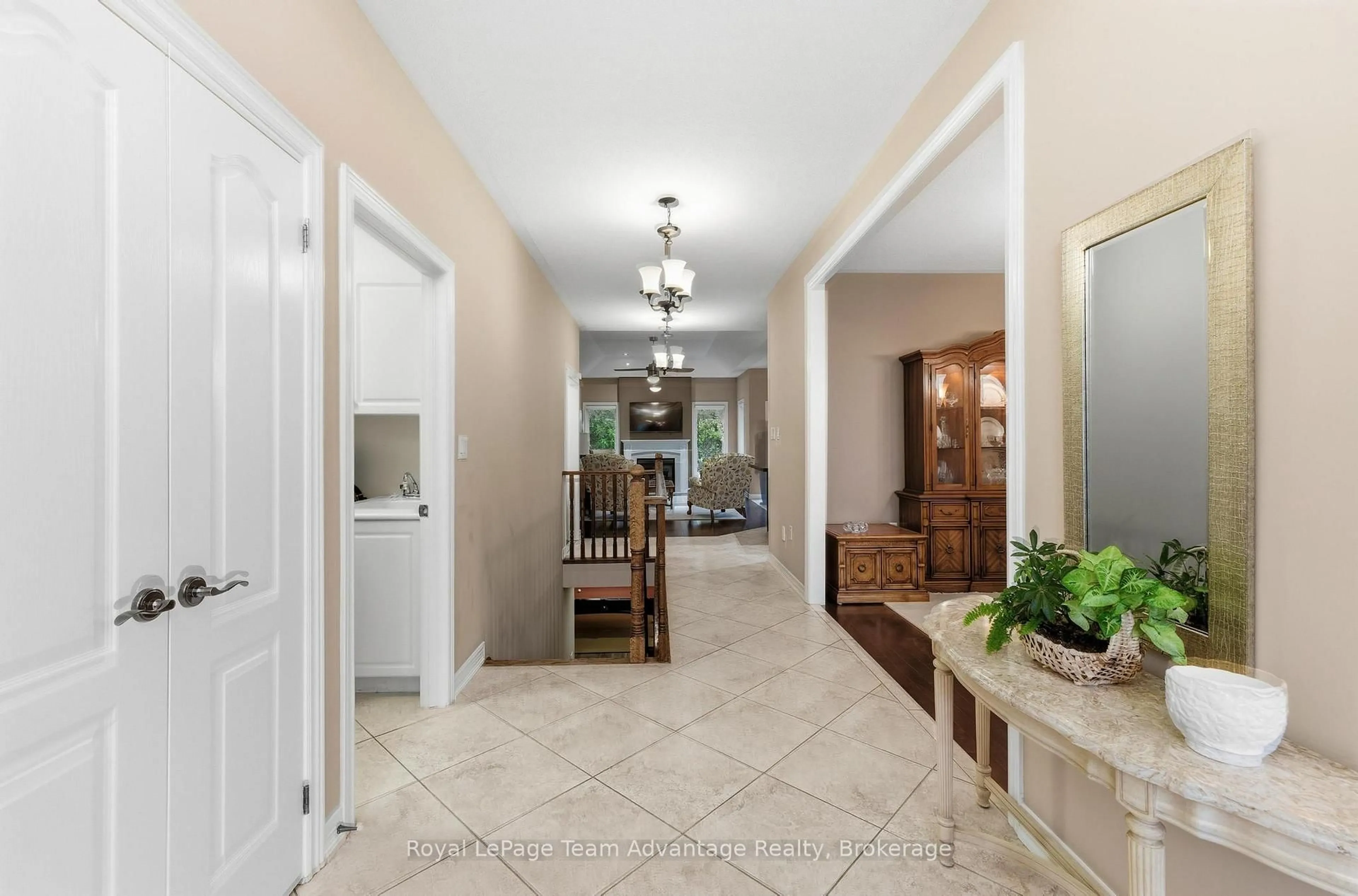 Indoor entryway for 17 Borland Cres, Caledon Ontario L7C 3M4