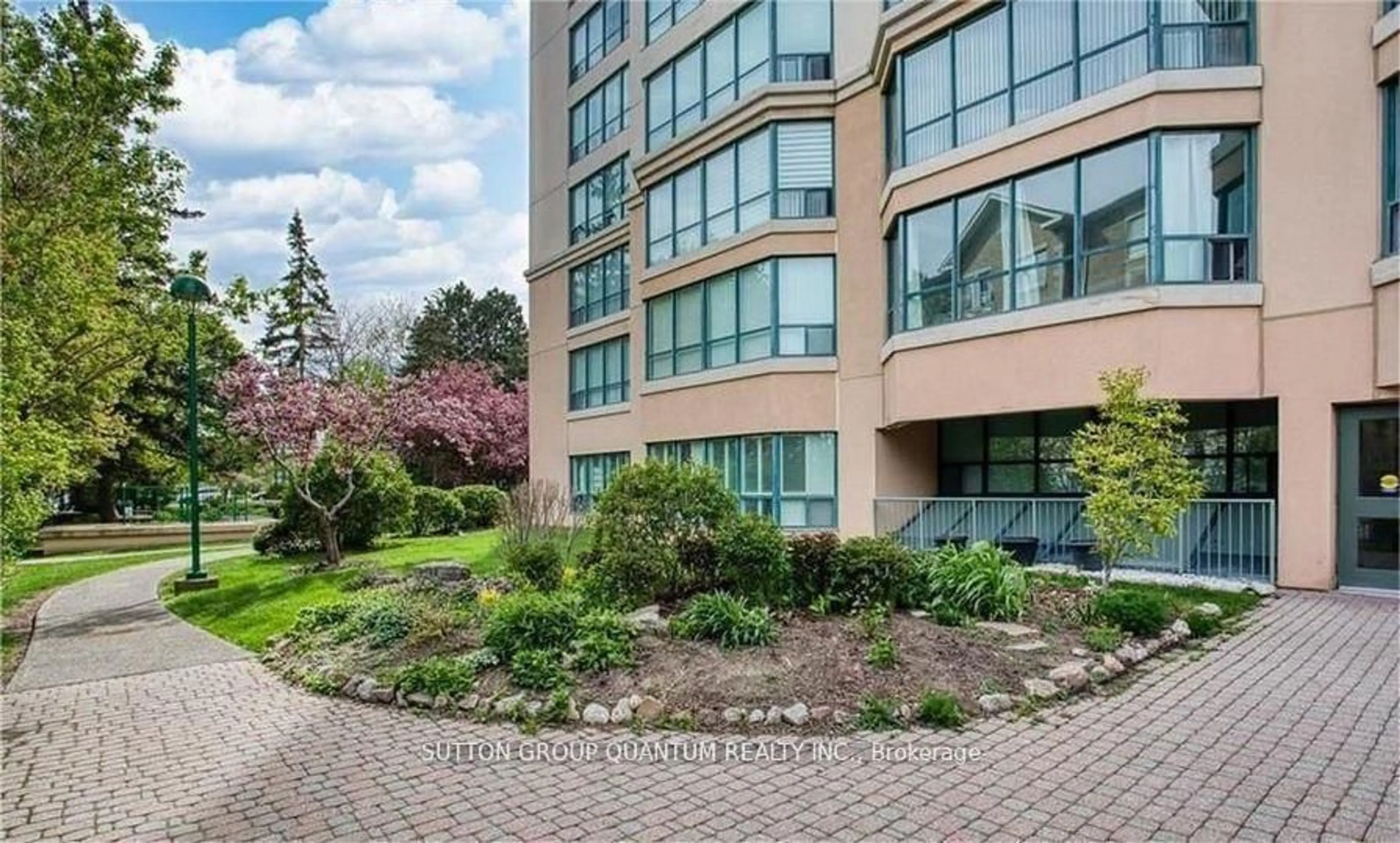 Unknown for 100 Millside Dr #102, Milton Ontario L9T 5E3