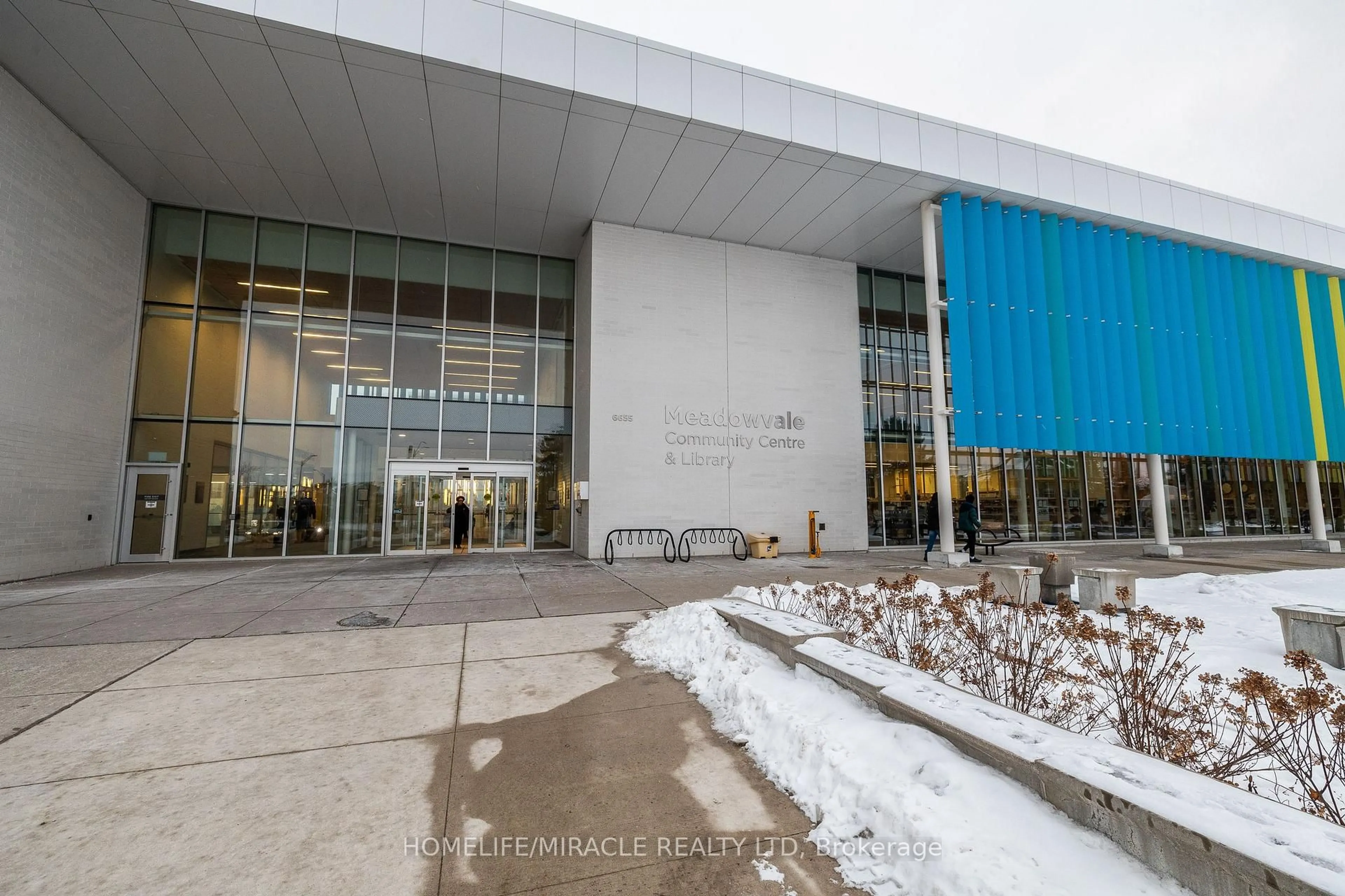 Indoor foyer for 6860 Meadowvale Town Centre Circ #8, Mississauga Ontario L5N 7T4