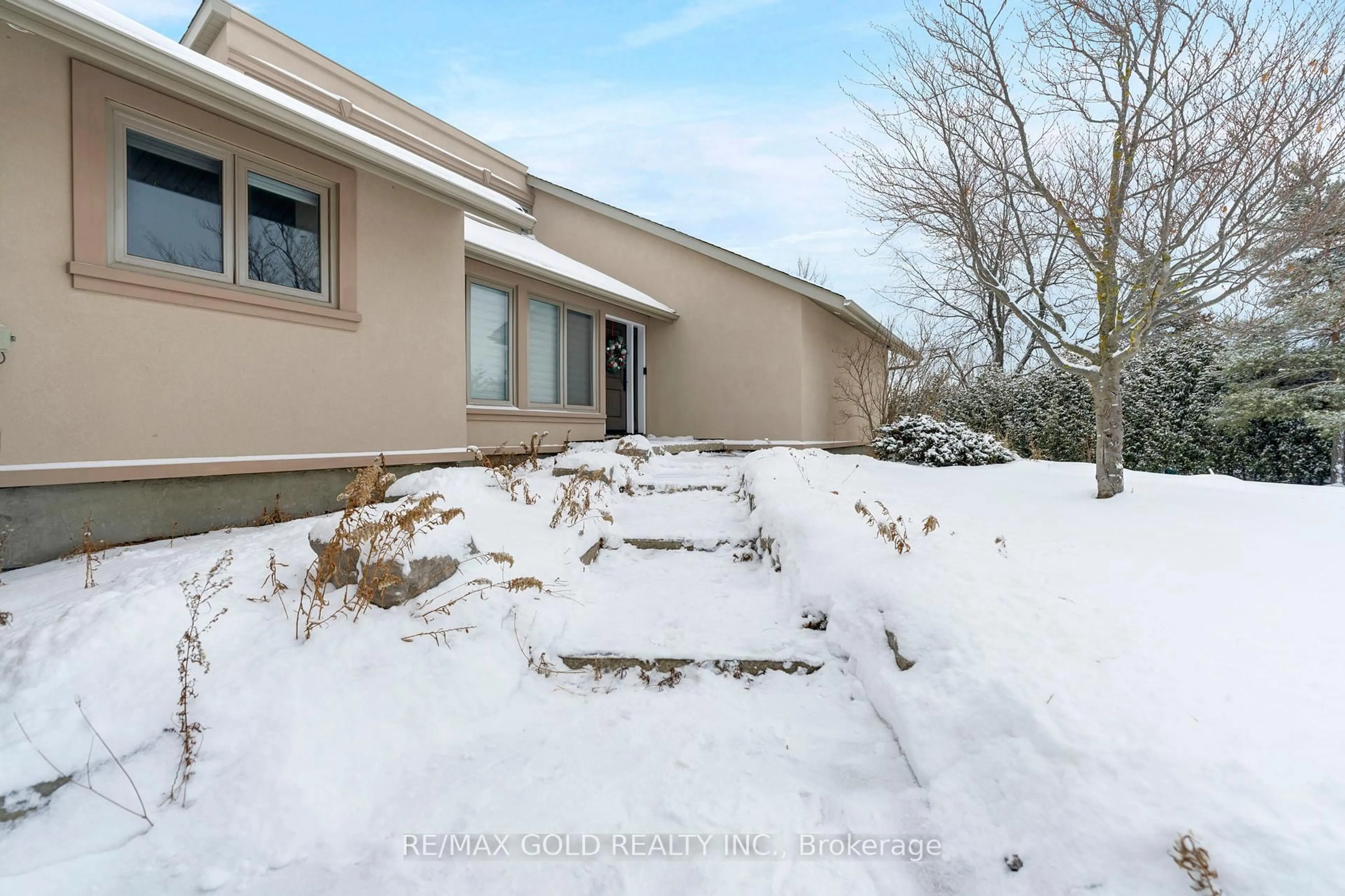 A pic from outside/outdoor area/front of a property/back of a property/a pic from drone, unknown for 14199 Mclaughlin Rd, Caledon Ontario L7C 2B3