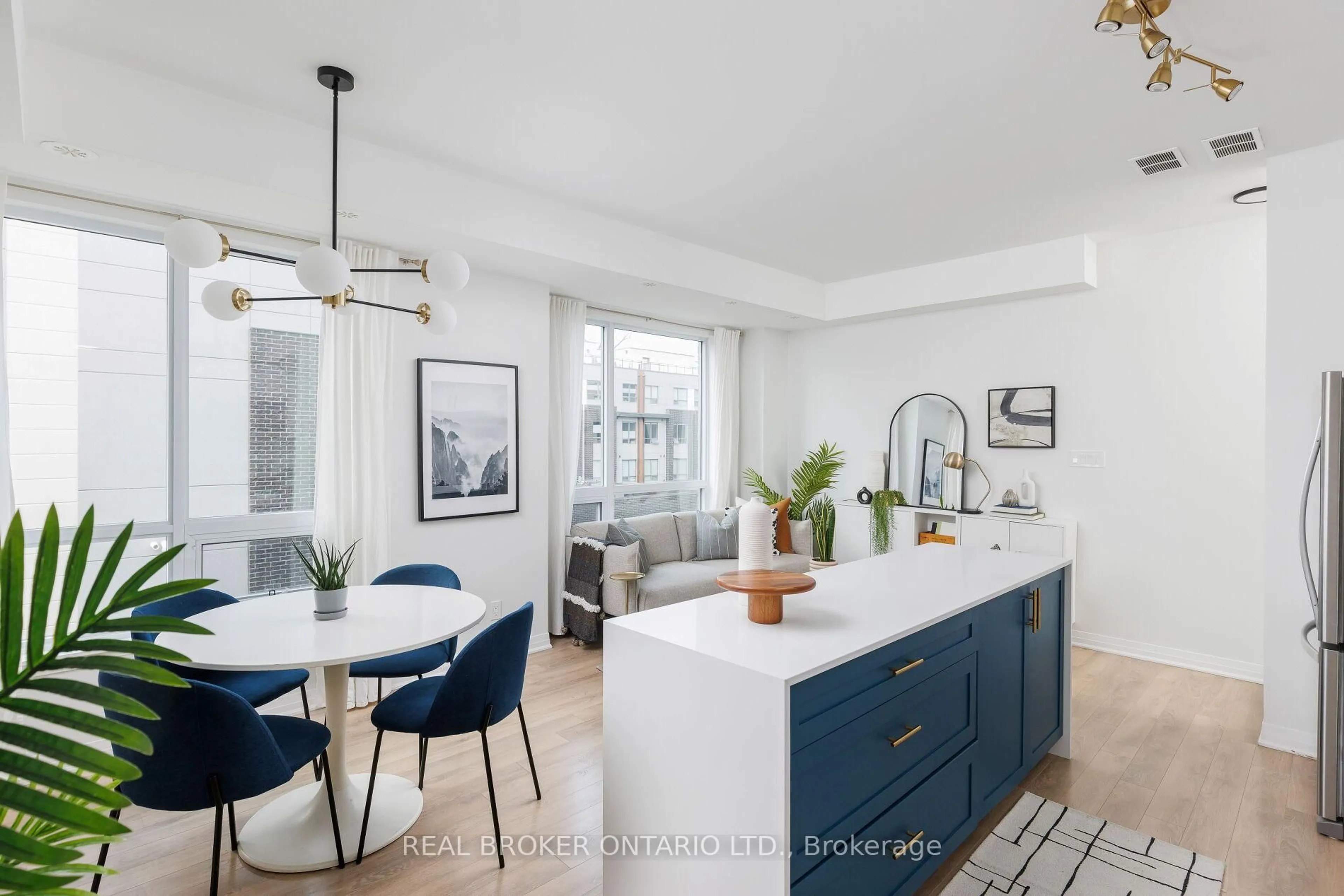 Open concept kitchen, unknown for 1238 Cawthra Rd #20, Mississauga Ontario L5G 0B6