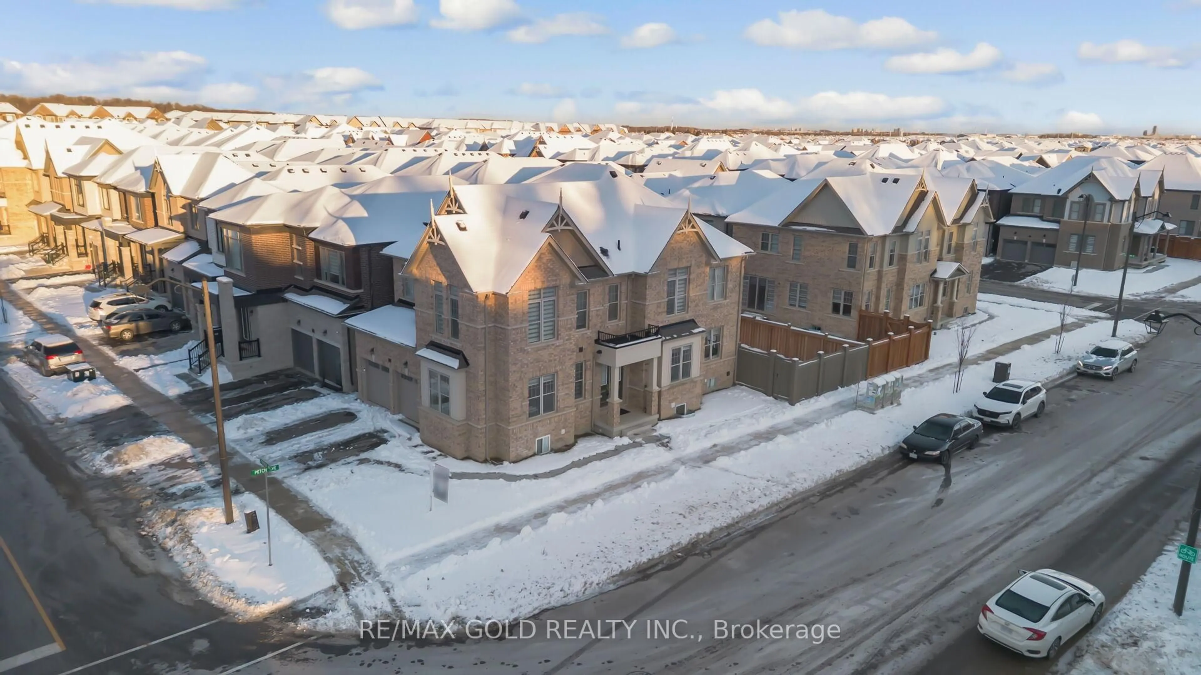 A pic from outside/outdoor area/front of a property/back of a property/a pic from drone, city buildings view from balcony for 1 Pattulo Dr, Caledon Ontario L7C 1Z9
