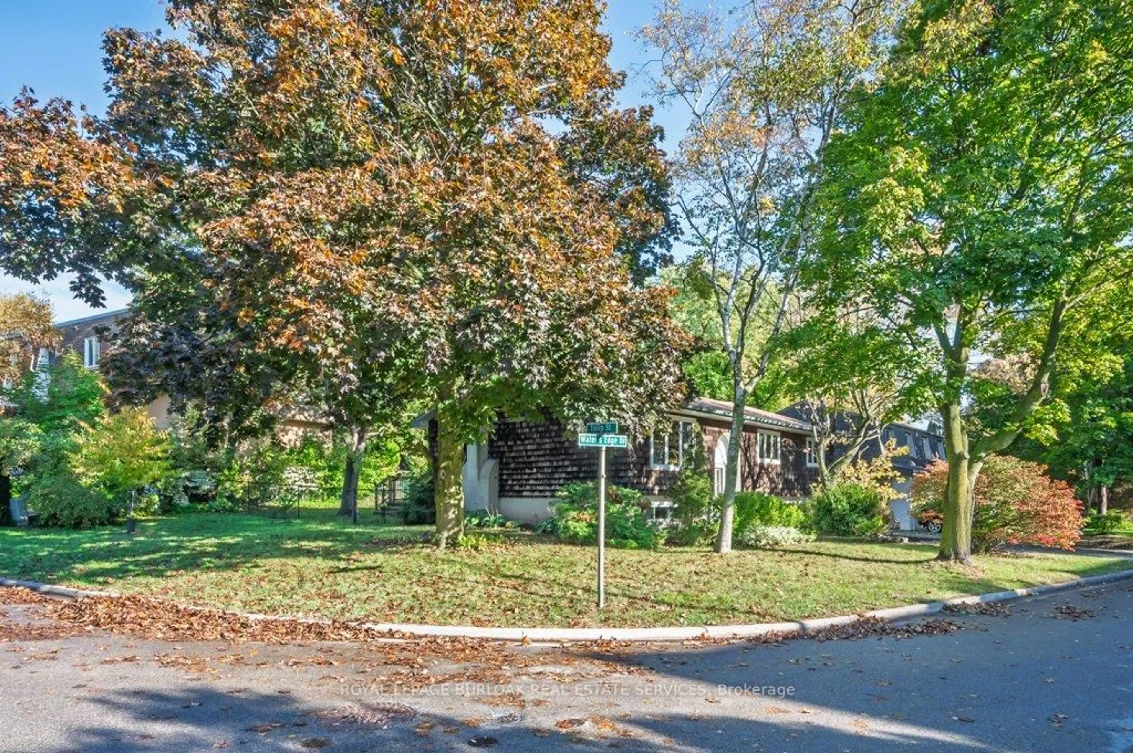 Unknown for 2063 Waters Edge Dr, Oakville Ontario L6L 1A3