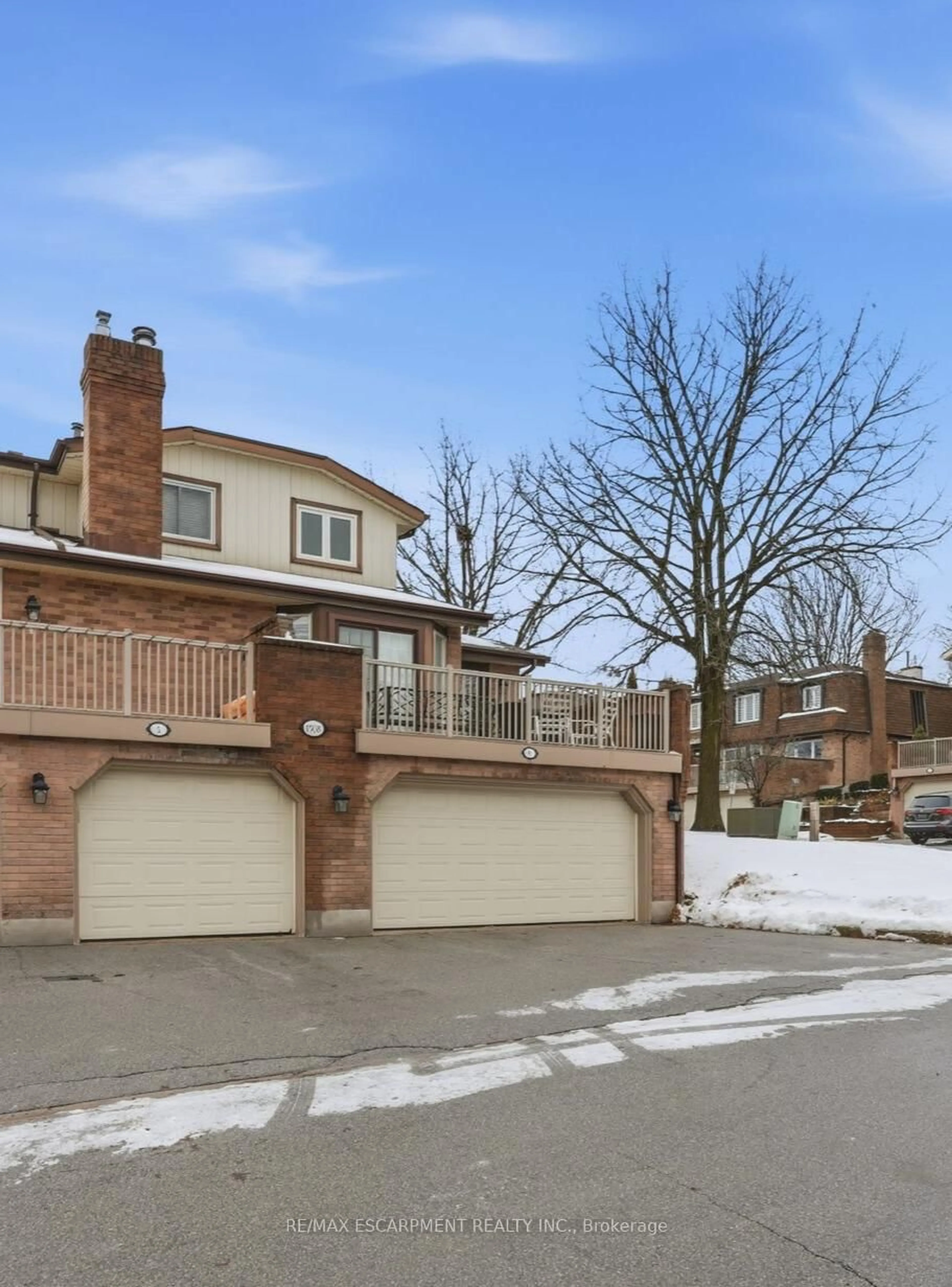 Home with brick exterior material, street for 1508 Upper Middle Rd #6, Burlington Ontario L7P 4M5