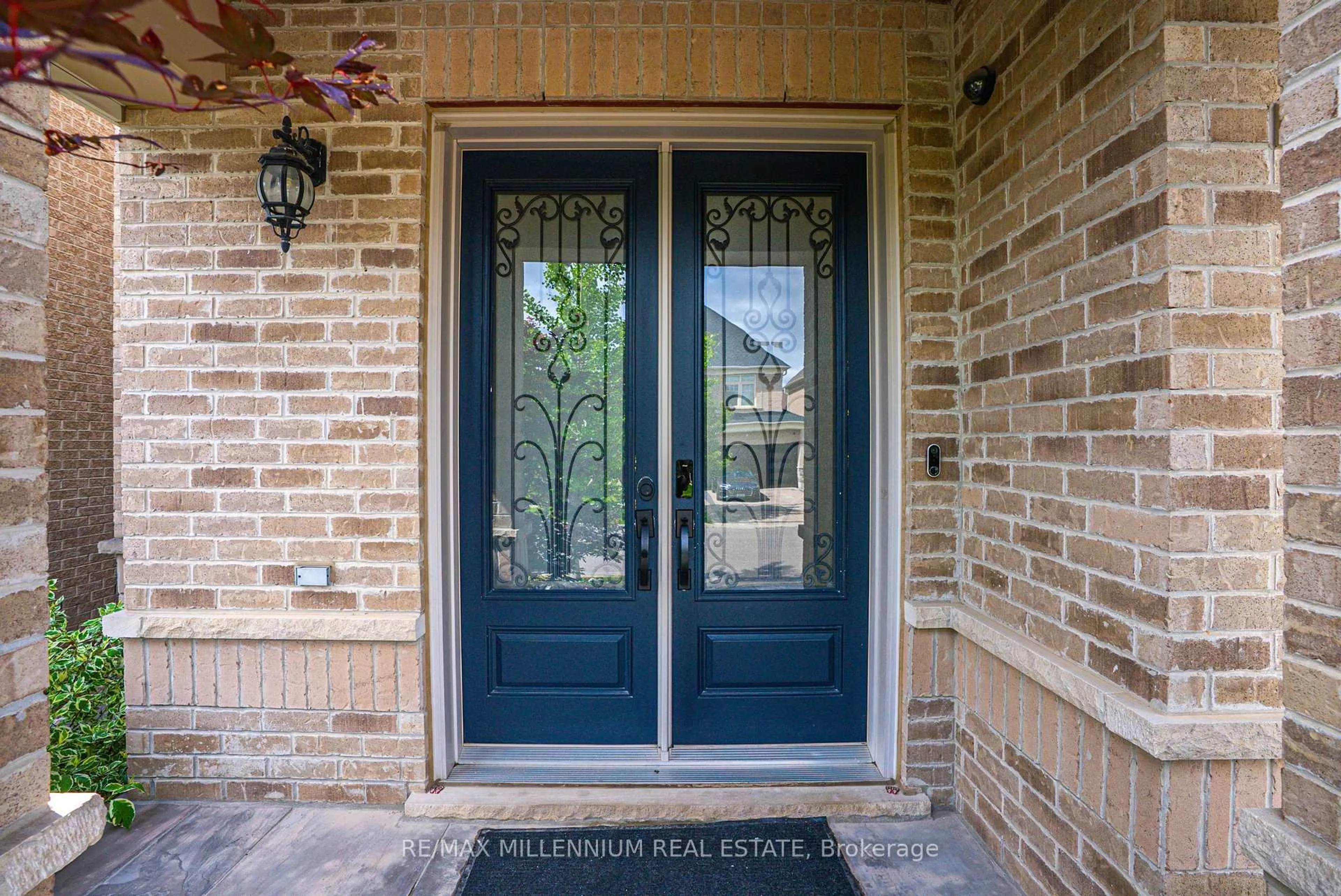 Indoor entryway for 51 Legendary Circ, Brampton Ontario L6Y 0S1