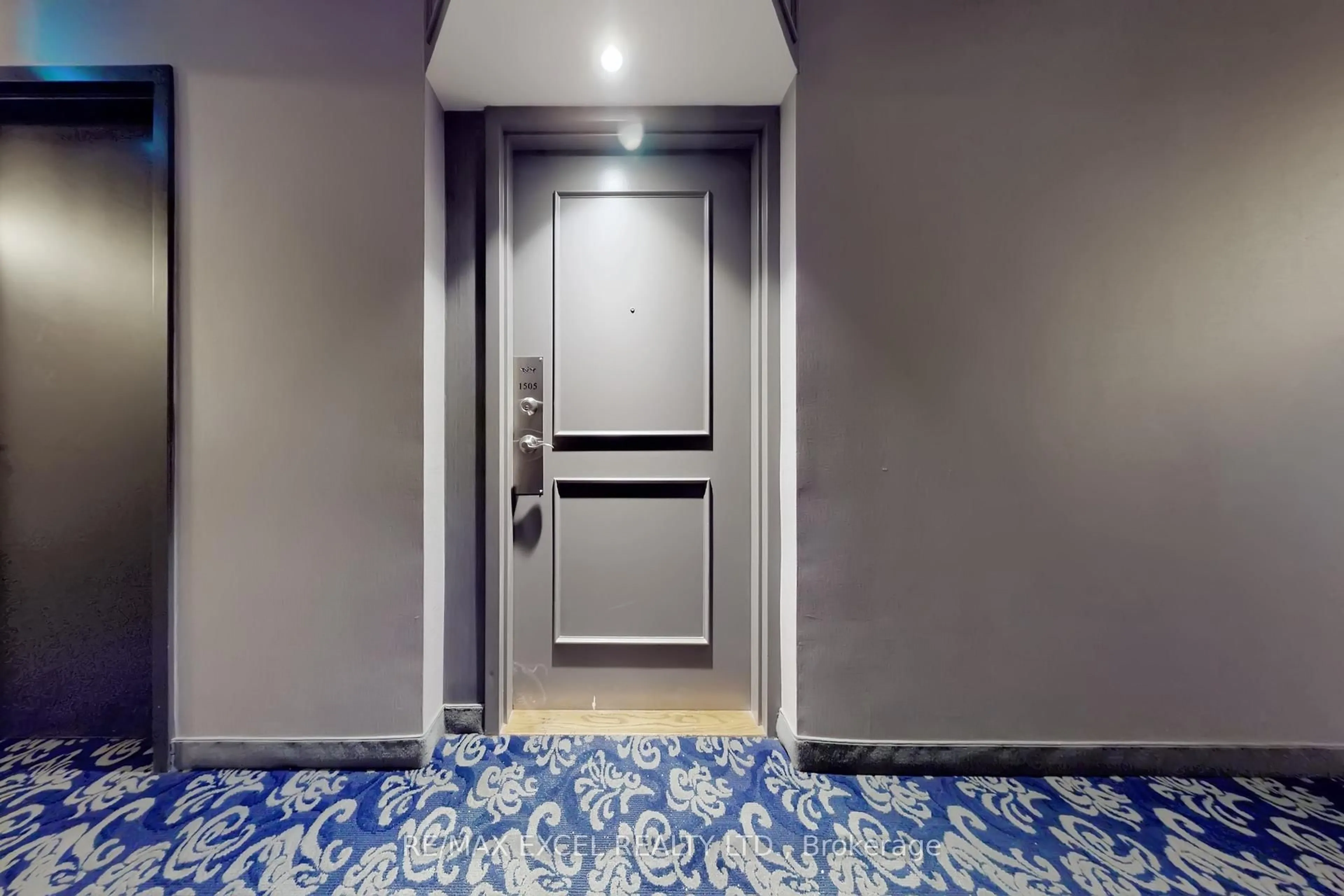 Indoor foyer for 4460 Tucana Crt #1505, Mississauga Ontario L5R 3K9