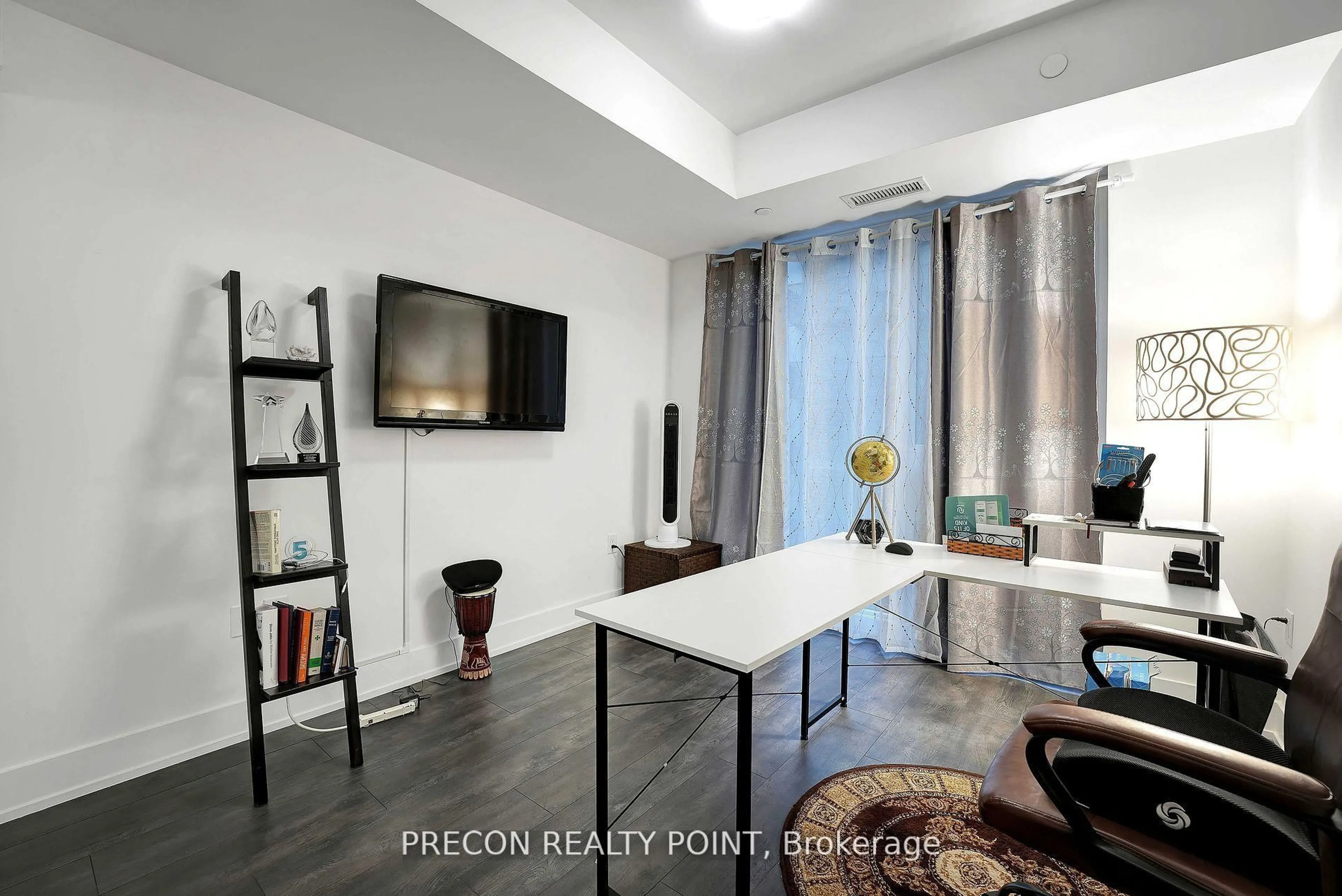 A pic of a room for 2450 Old Bronte Rd #322, Oakville Ontario L5M 5P6