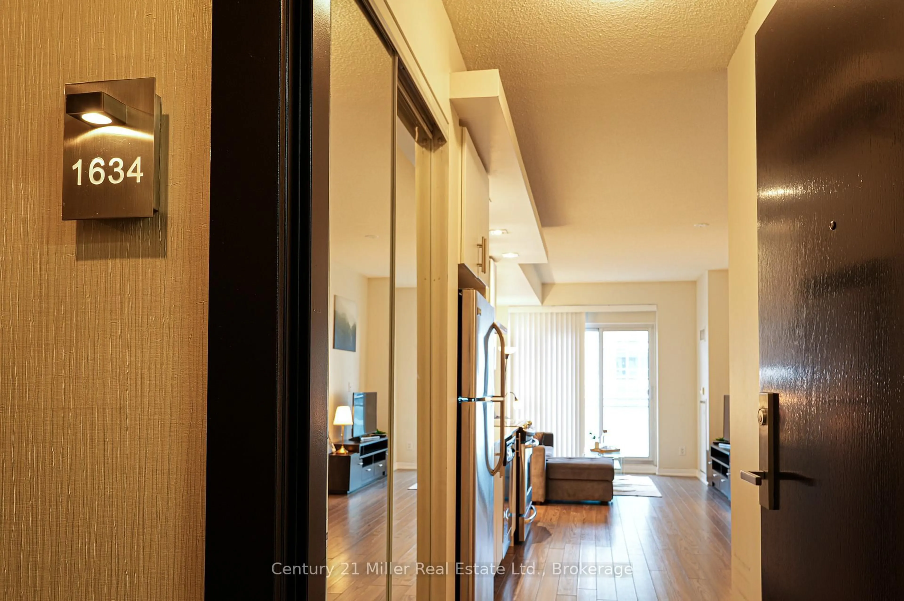 Indoor entryway for 165 Legion Rd #1634, Toronto Ontario M8Y 0B3