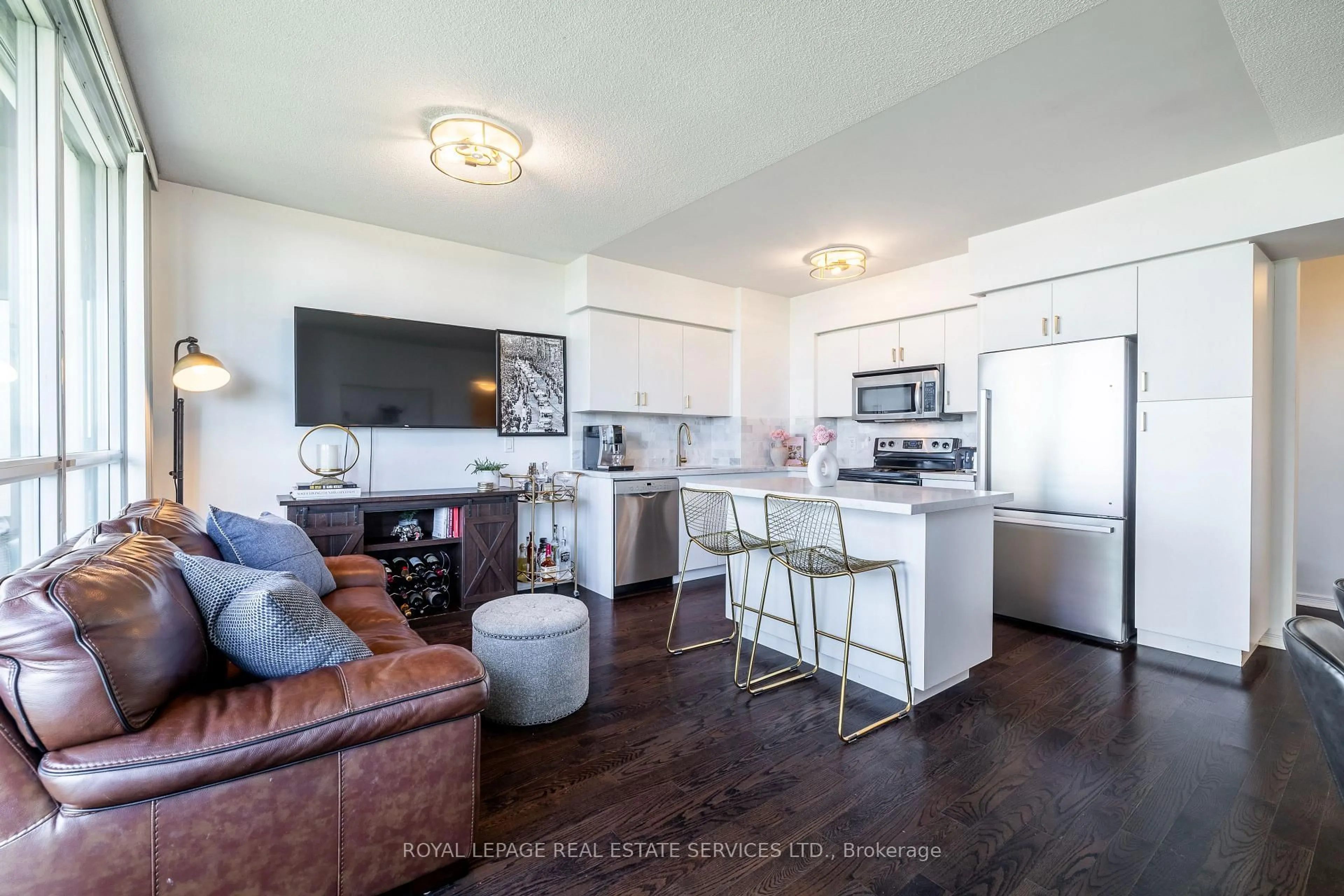 Open concept kitchen, unknown for 15 Legion Rd #1105, Toronto Ontario M8V 0A9