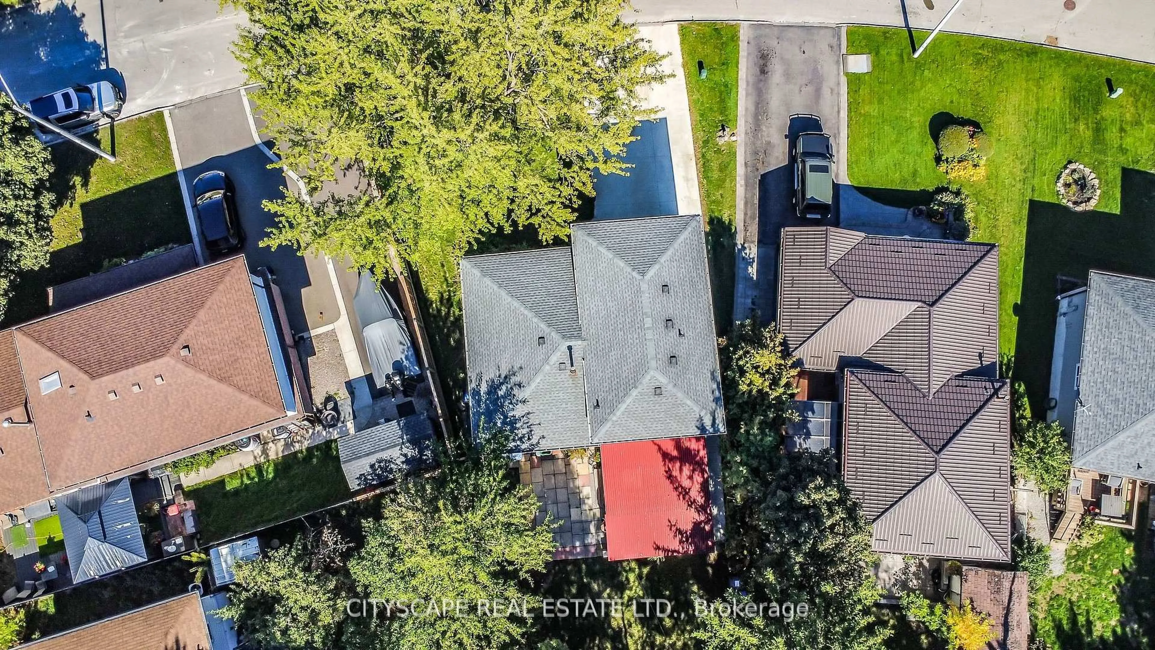 A pic from outside/outdoor area/front of a property/back of a property/a pic from drone, street for 3 Geneva Cres, Brampton Ontario L6S 1K7