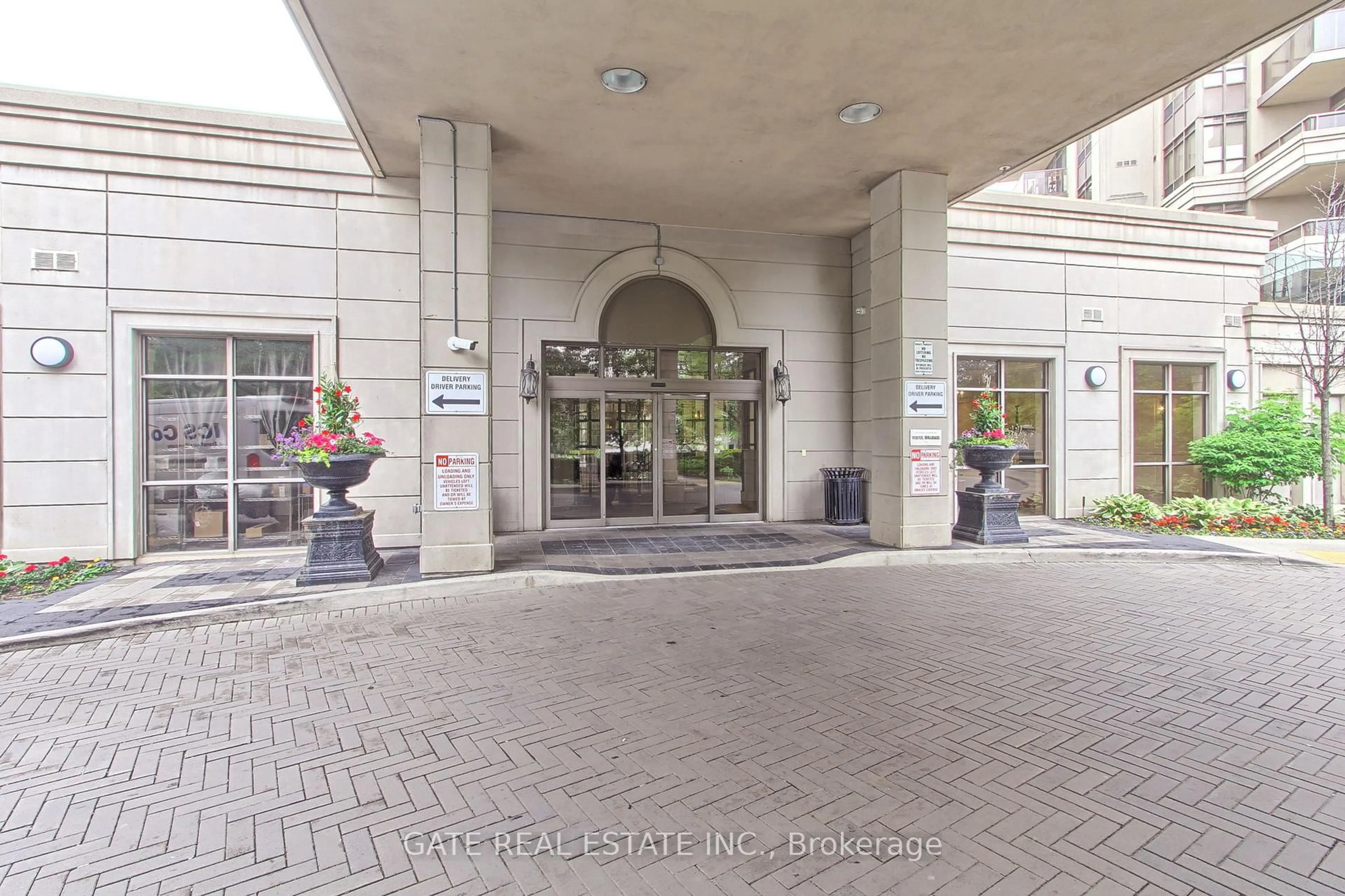 Indoor foyer for 700 Humberwood Blvd #PH31, Toronto Ontario M9W 7J4