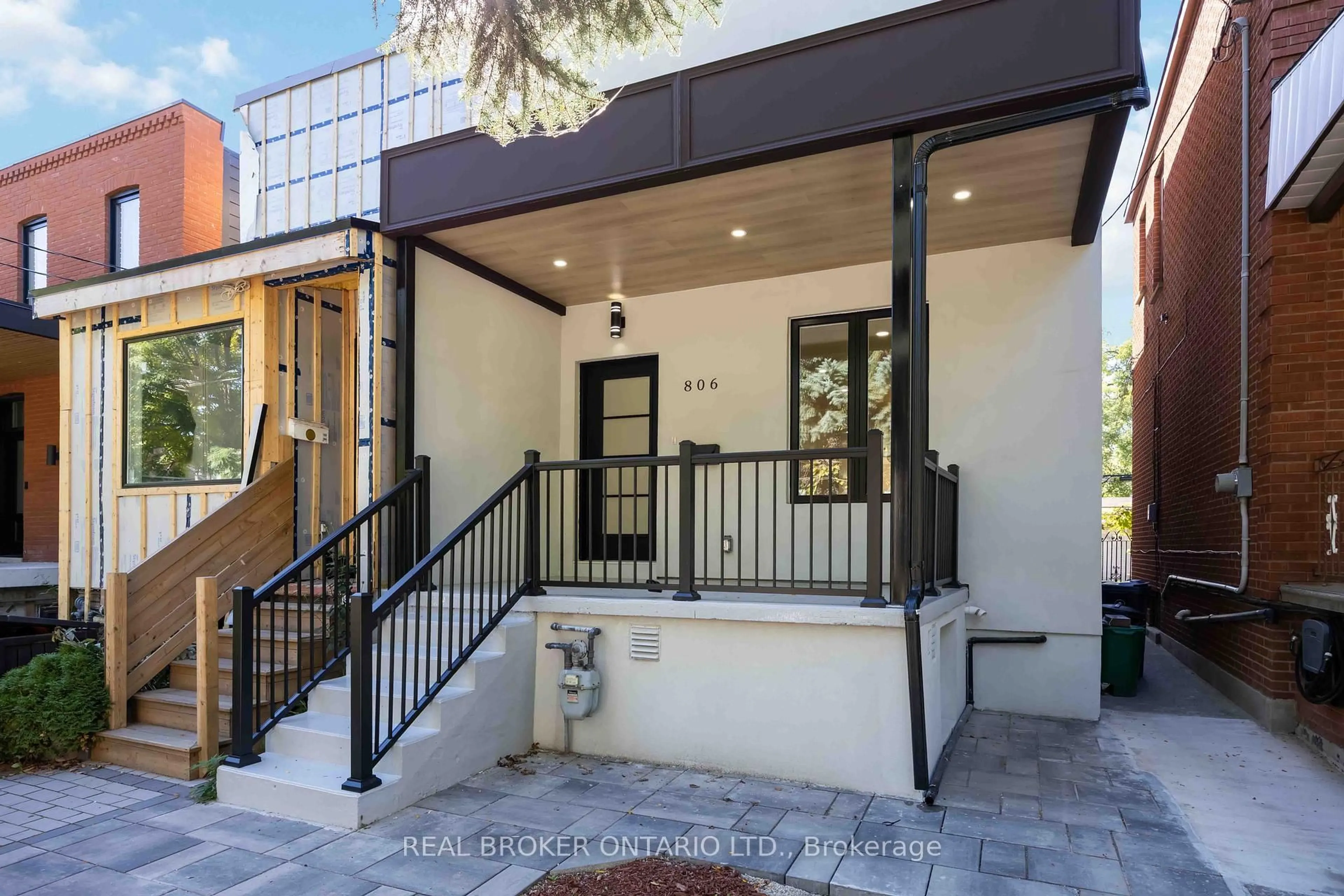 Unknown for 806 Gladstone Ave, Toronto Ontario M6H 3J6