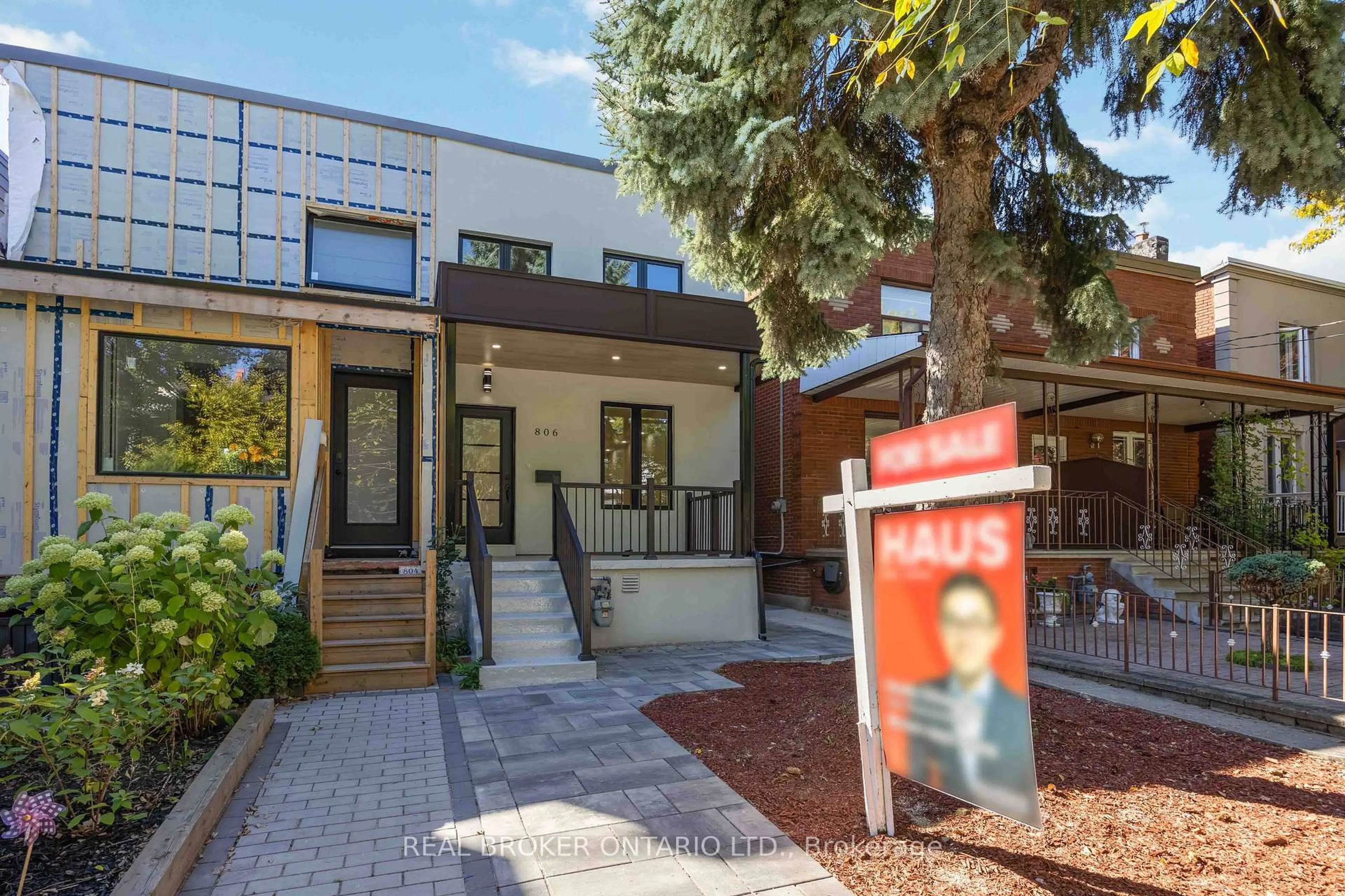 Home with brick exterior material, street for 806 Gladstone Ave, Toronto Ontario M6H 3J6