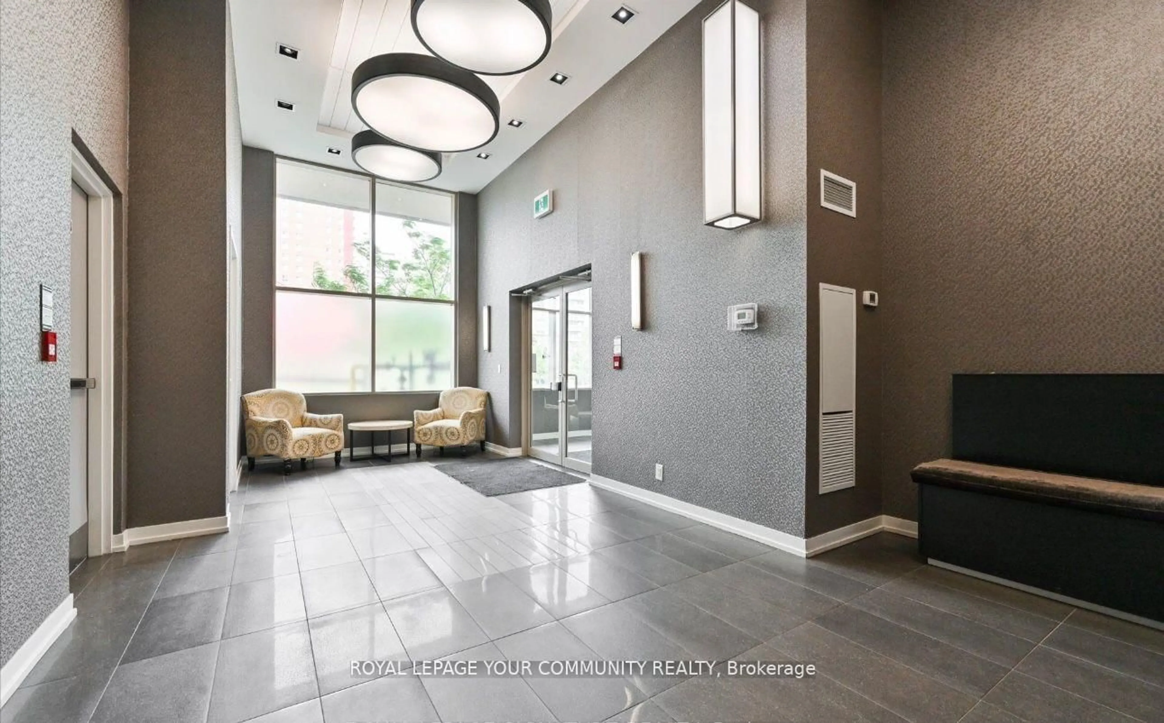 Indoor foyer for 5101 Dundas St #710, Toronto Ontario M9A 5G8