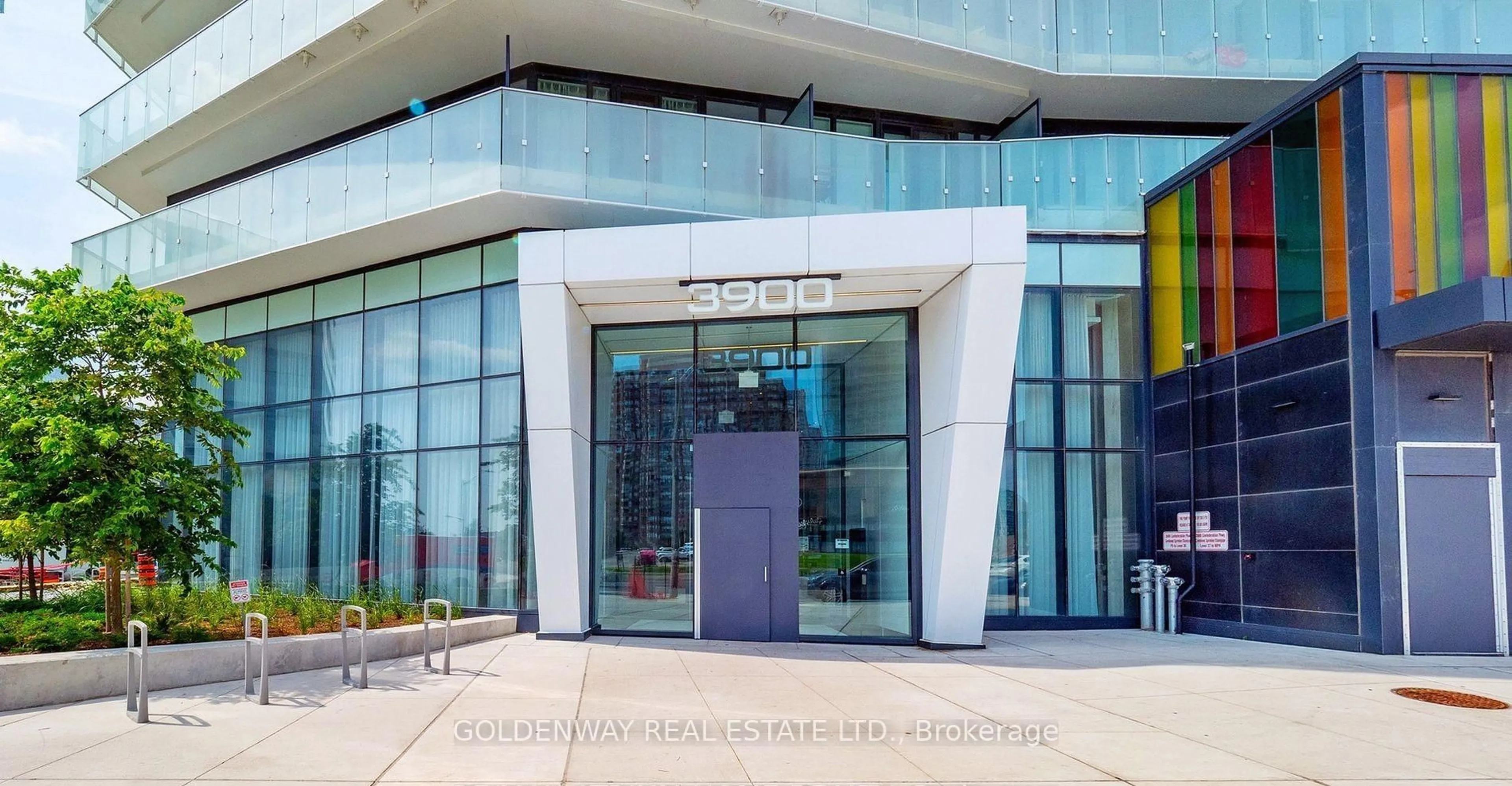 Indoor foyer for 3900 Confederation Pkwy #2503, Mississauga Ontario L5B 0M3