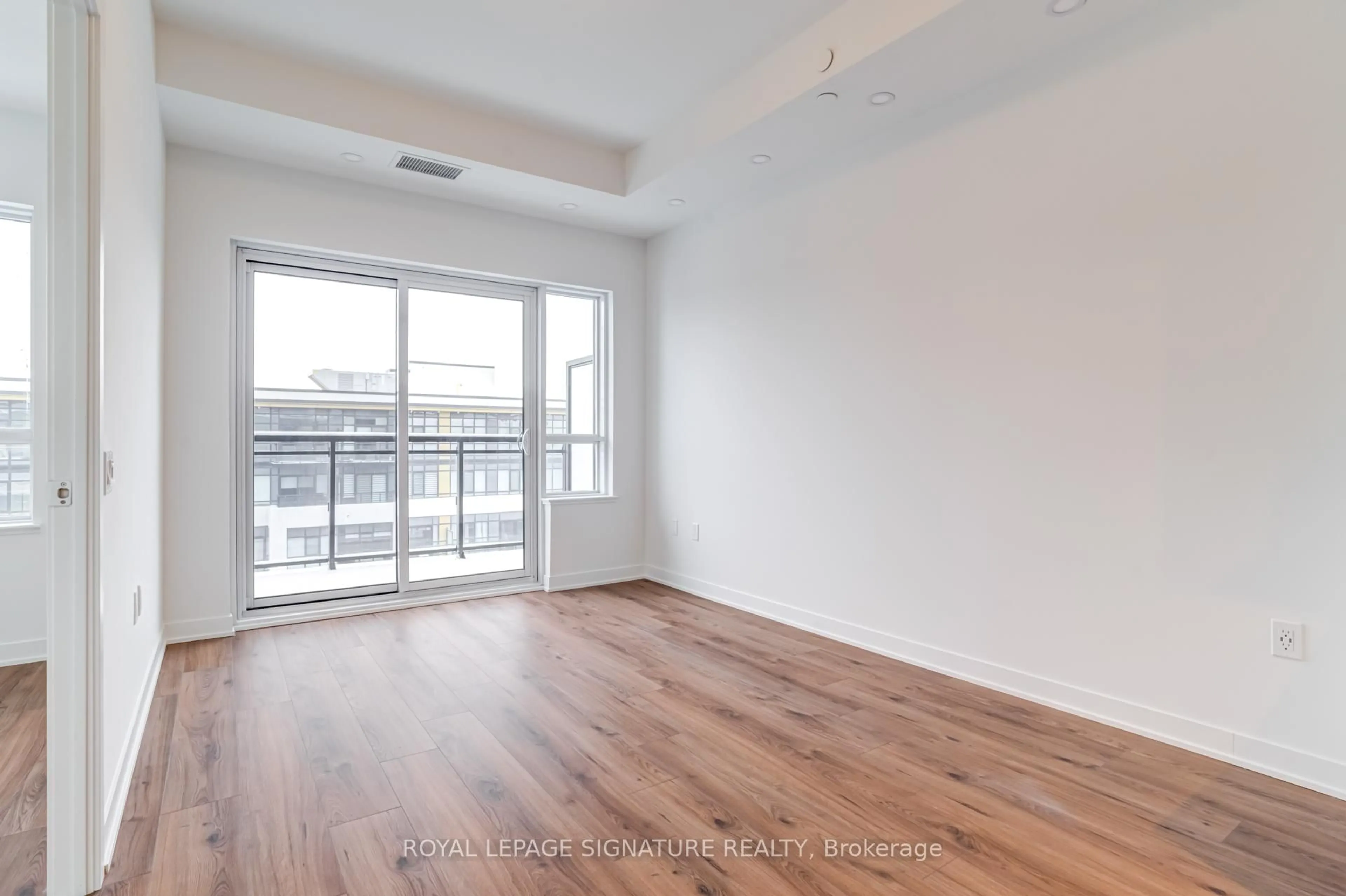 A pic of a room for 395 Dundas St #PH20, Oakville Ontario L6M 5R8