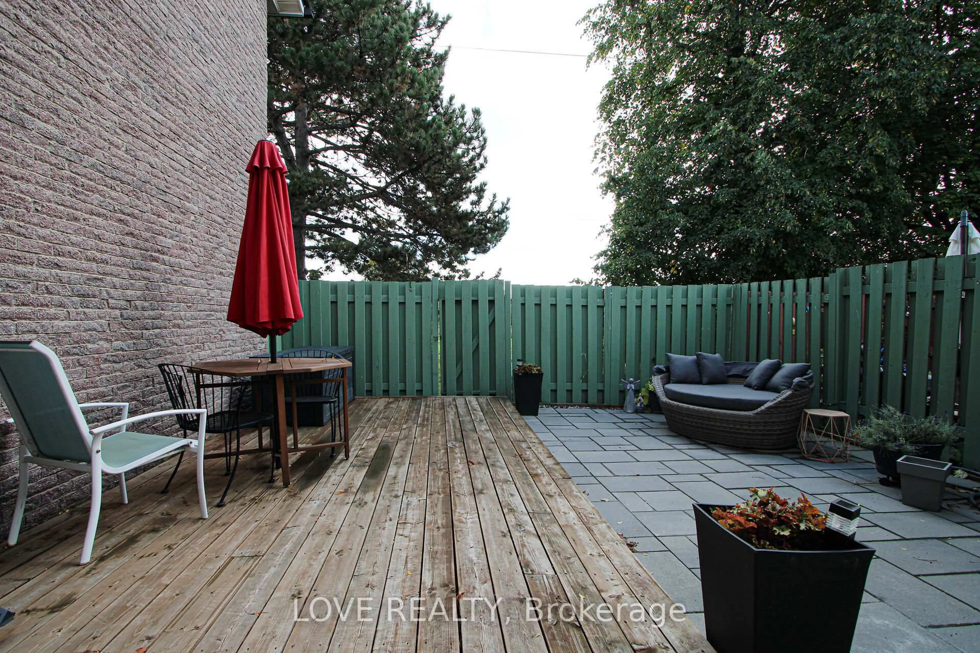 Patio, unknown for 2440 Bromsgrove Rd #90, Mississauga Ontario L5J 4J7
