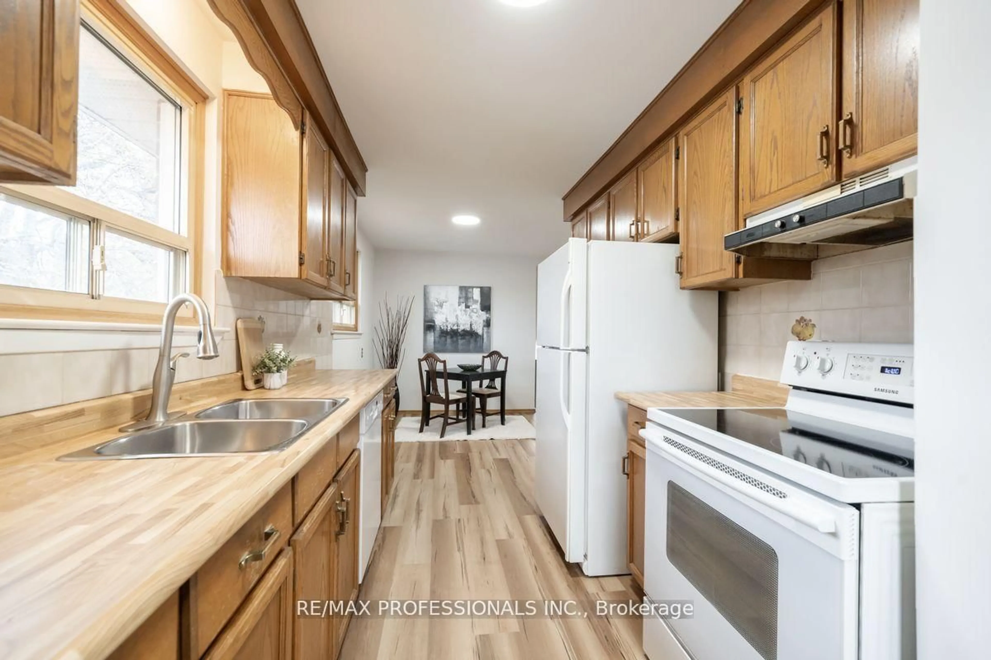 Unknown for 1275 Pallatine Dr, Oakville Ontario L6H 1Z1