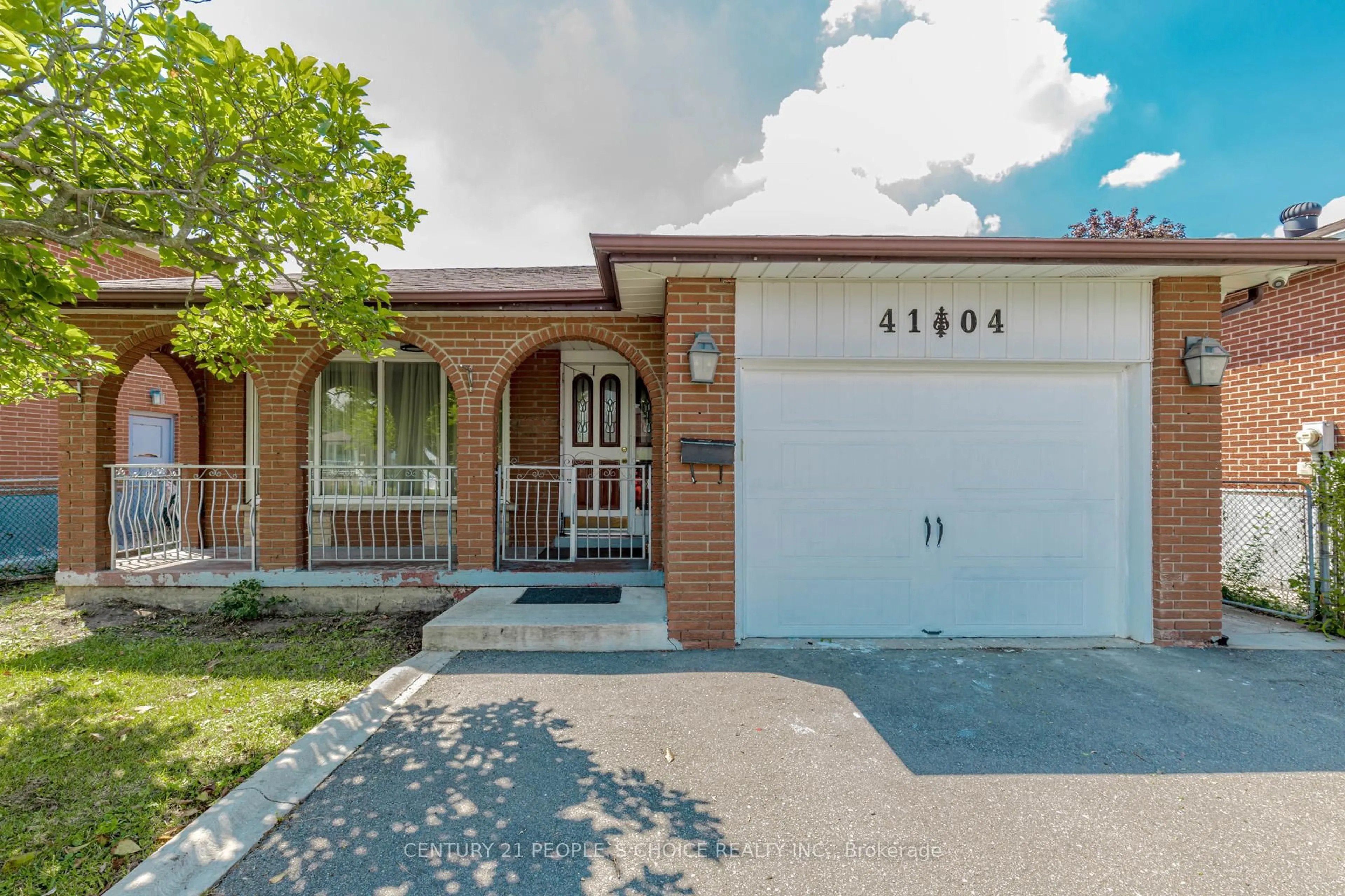 Home with brick exterior material, street for 4104 Brandon Gate, Mississauga Ontario L4T 3P2