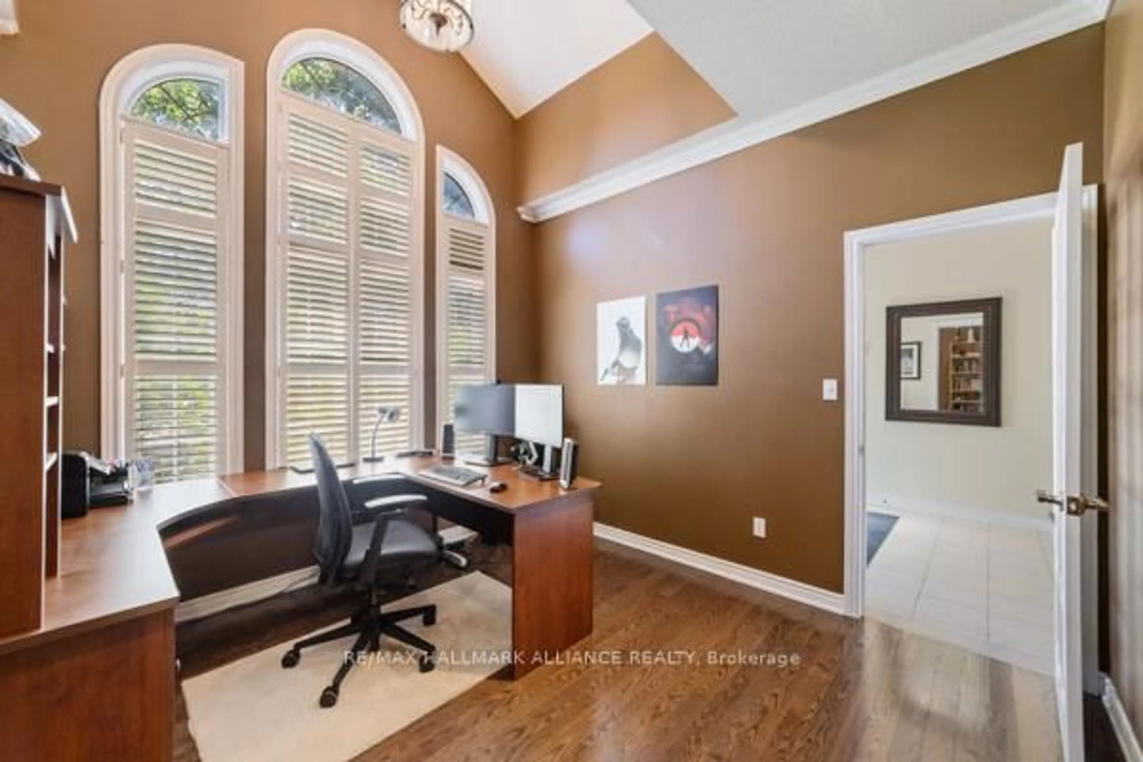 A pic of a room for 2431 Meadowridge Dr, Oakville Ontario L6H 7R3