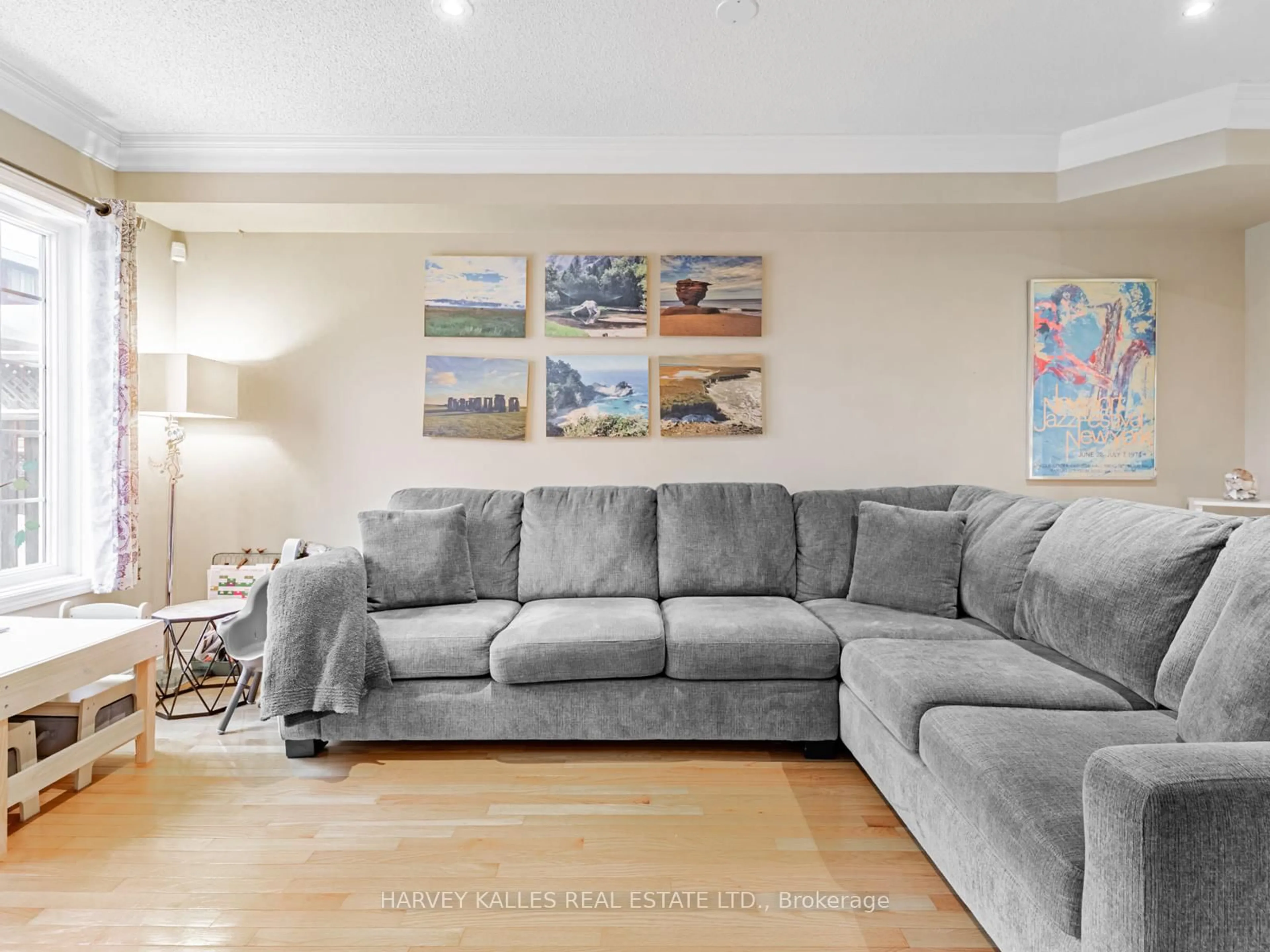Living room with furniture, unknown for 983 Roselawn Ave, Toronto Ontario M6B 4M9