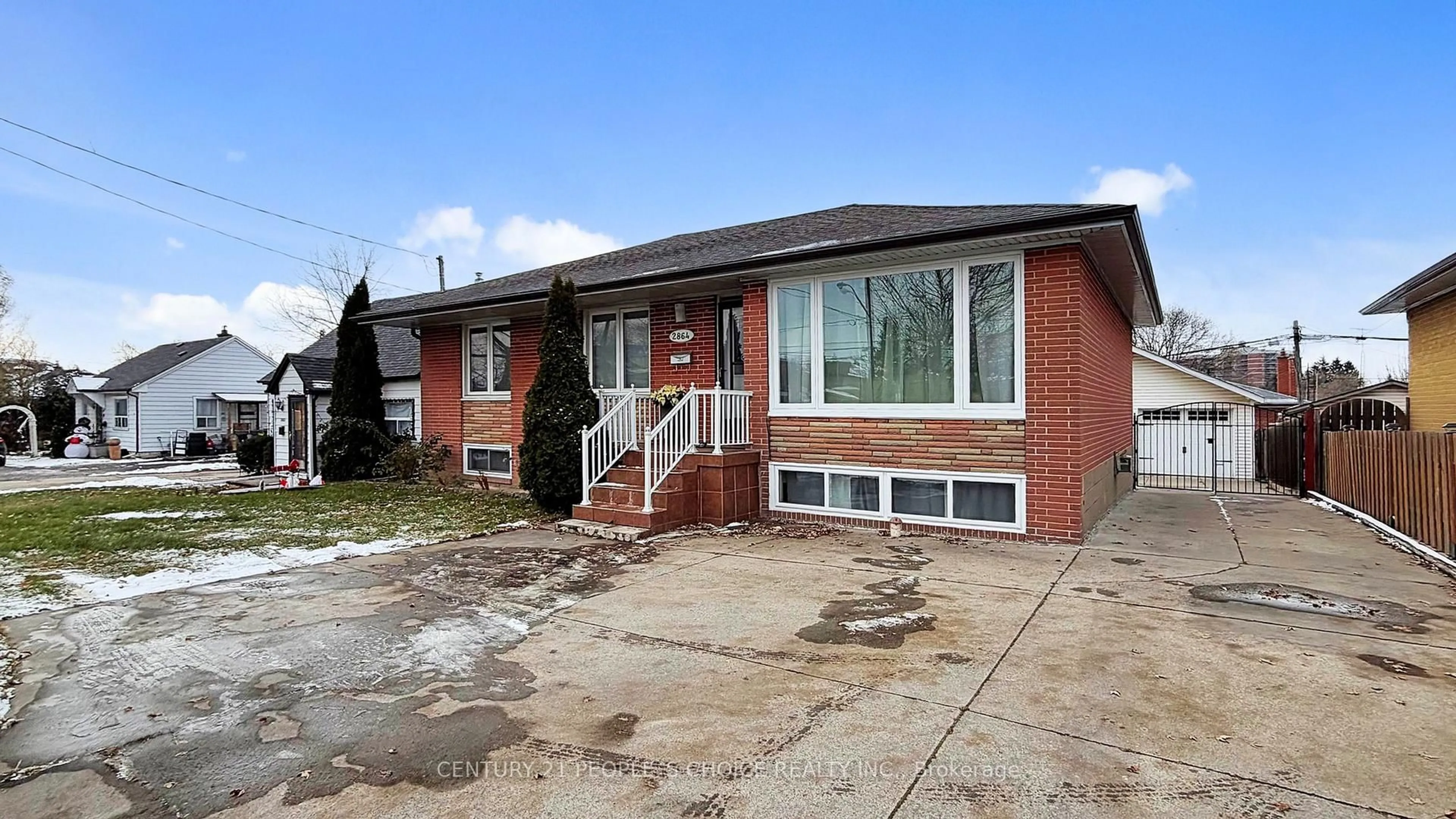 Home with brick exterior material, building for 2864 Weston Rd, Toronto Ontario M9M 2S3