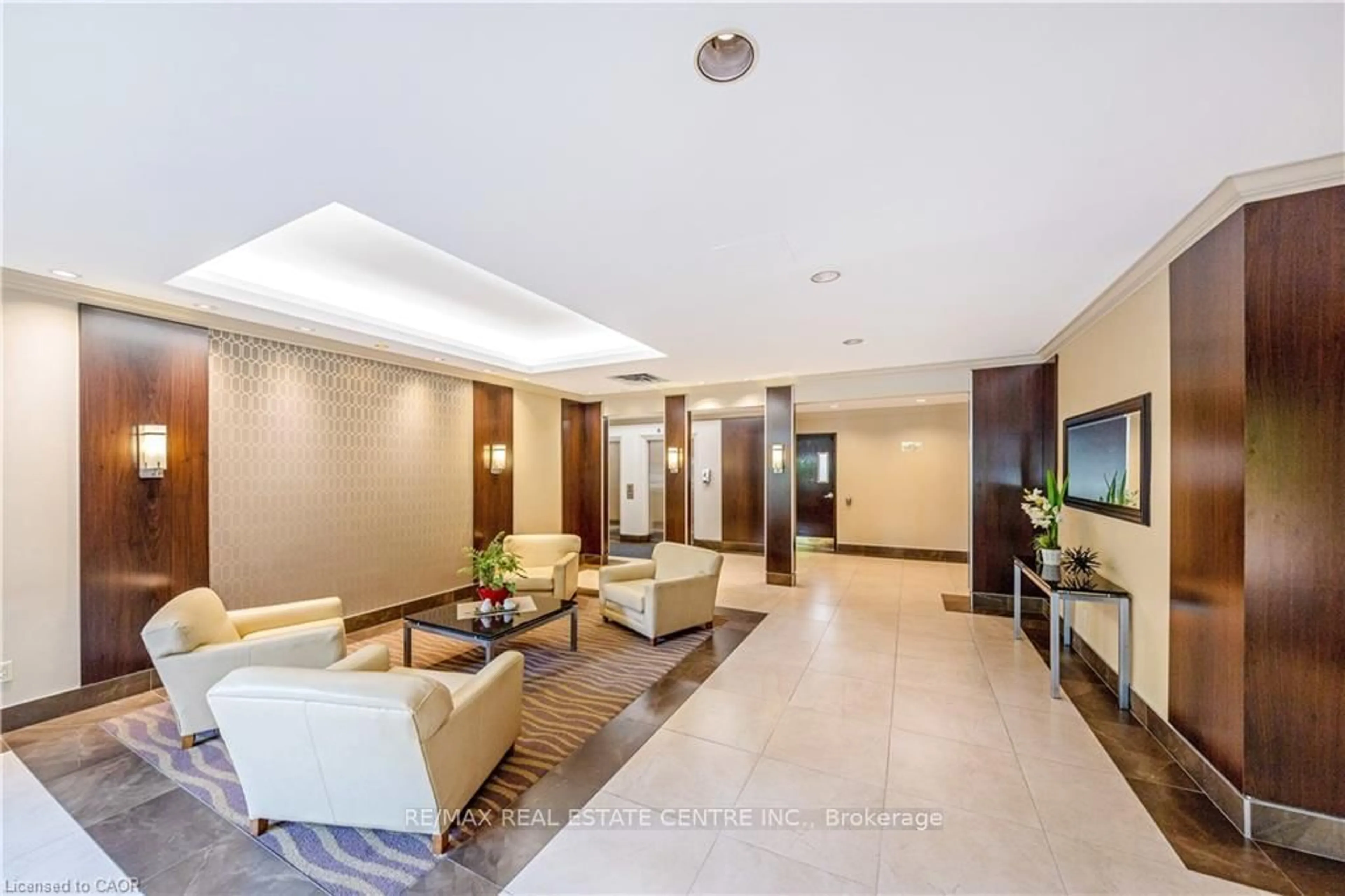 Lobby for 100 Millside Dr #SS01, Milton Ontario L9T 5E2