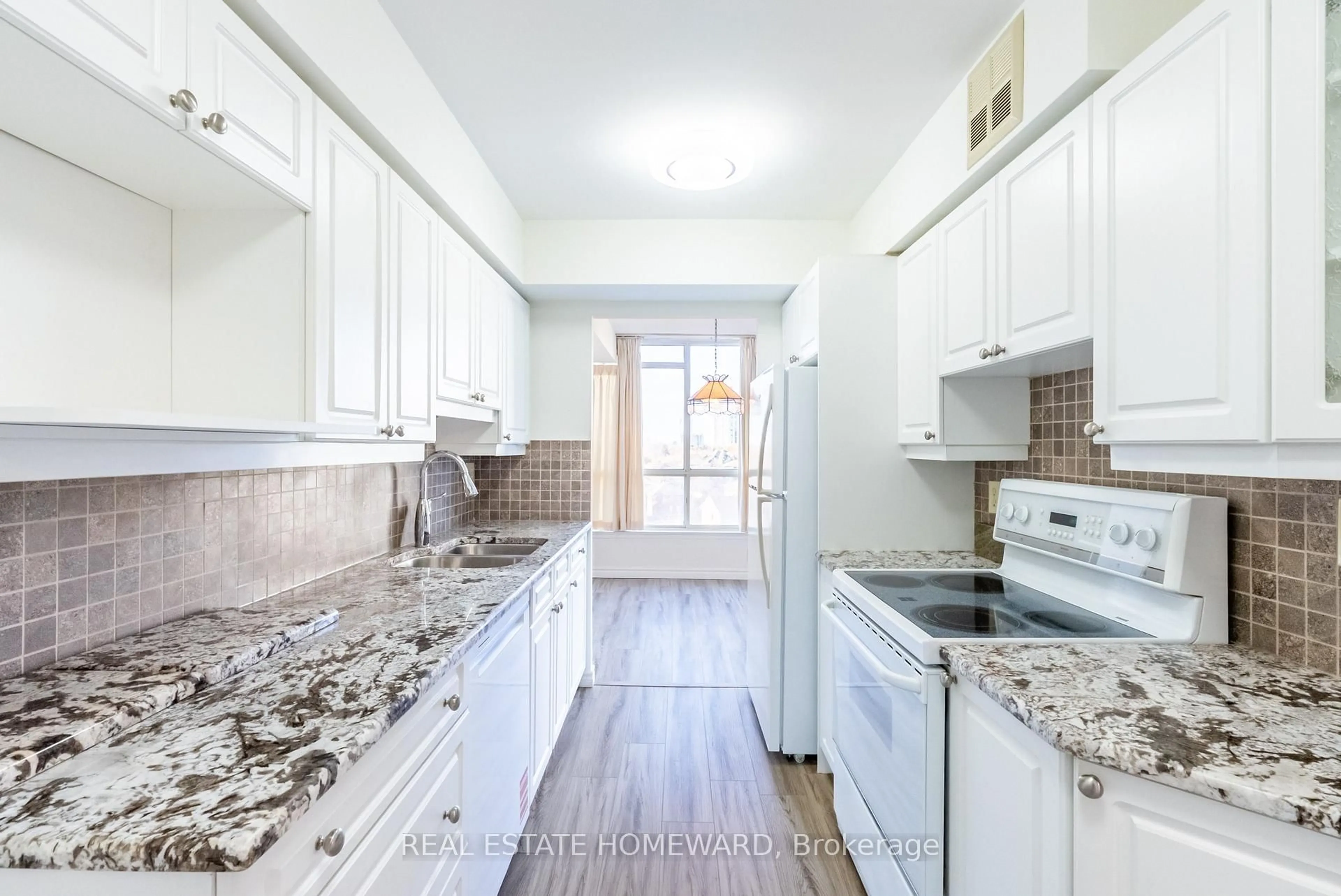 Standard kitchen, ceramic/tile floor for 55 Elm Dr #1001, Mississauga Ontario L5B 3Z3