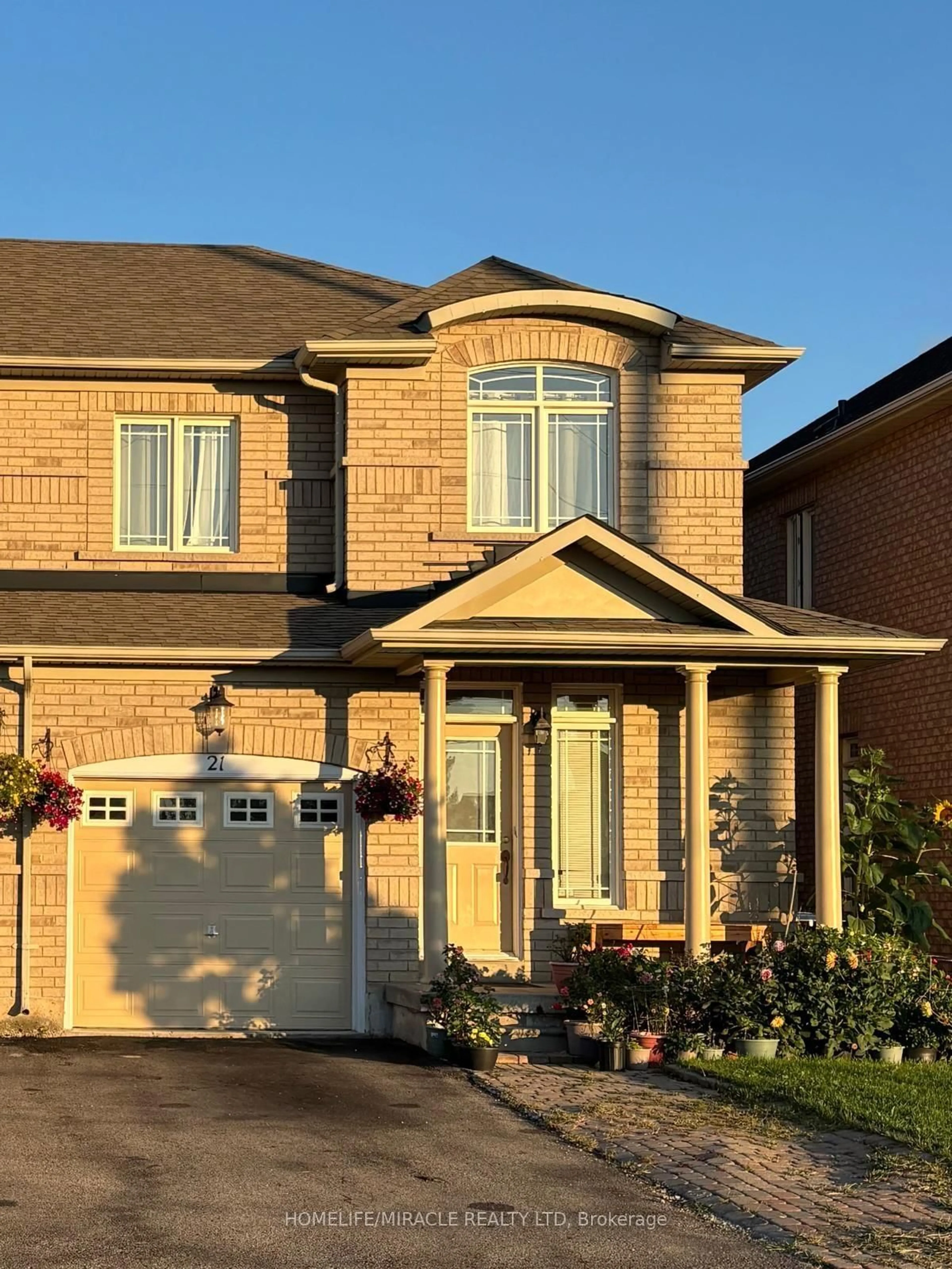 Home with brick exterior material, street for 21 Percy Gate, Brampton Ontario L7A 3S1