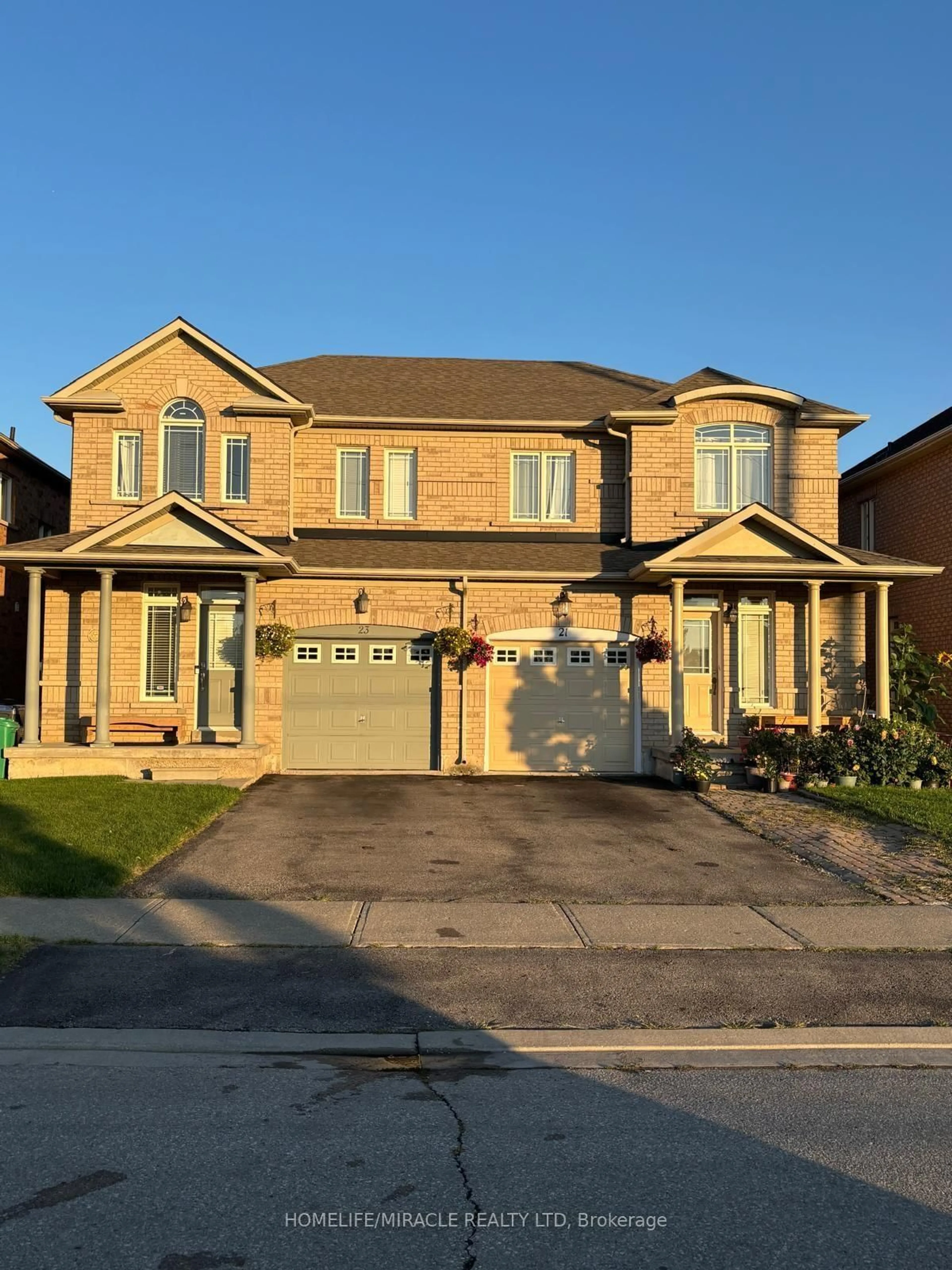 Home with brick exterior material, street for 21 Percy Gate, Brampton Ontario L7A 3S1