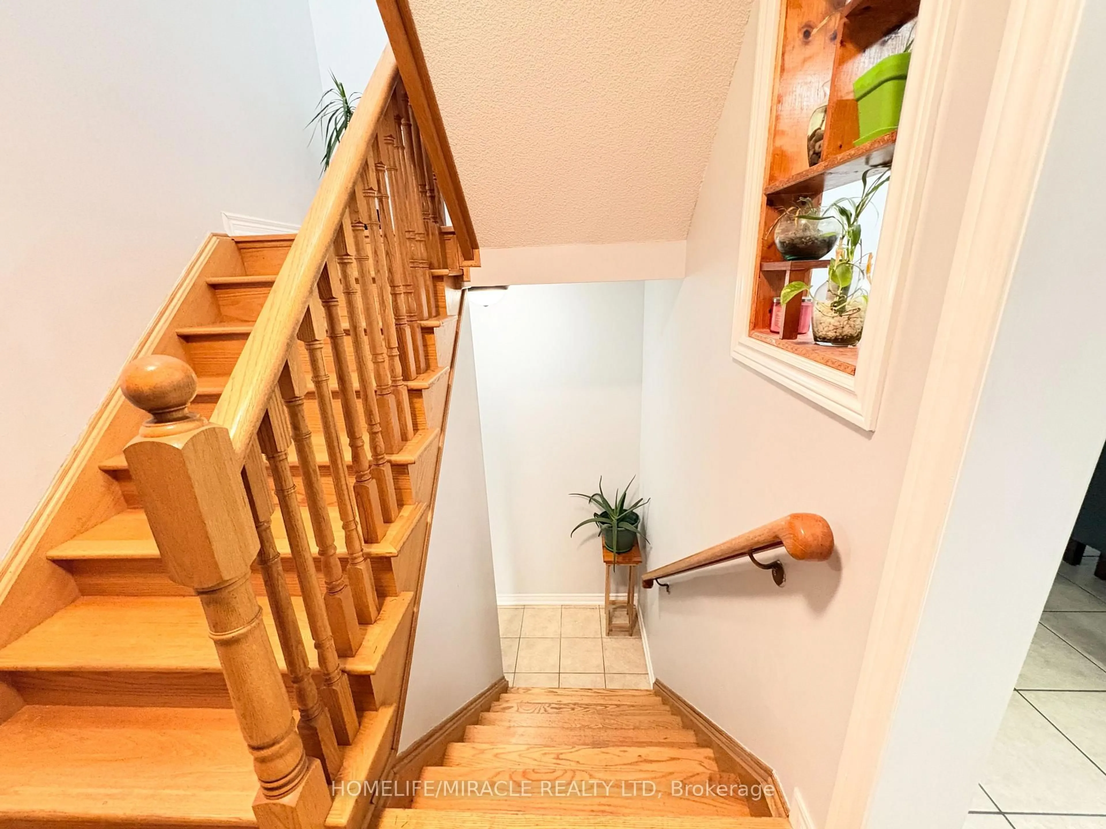 Stairs for 21 Percy Gate, Brampton Ontario L7A 3S1