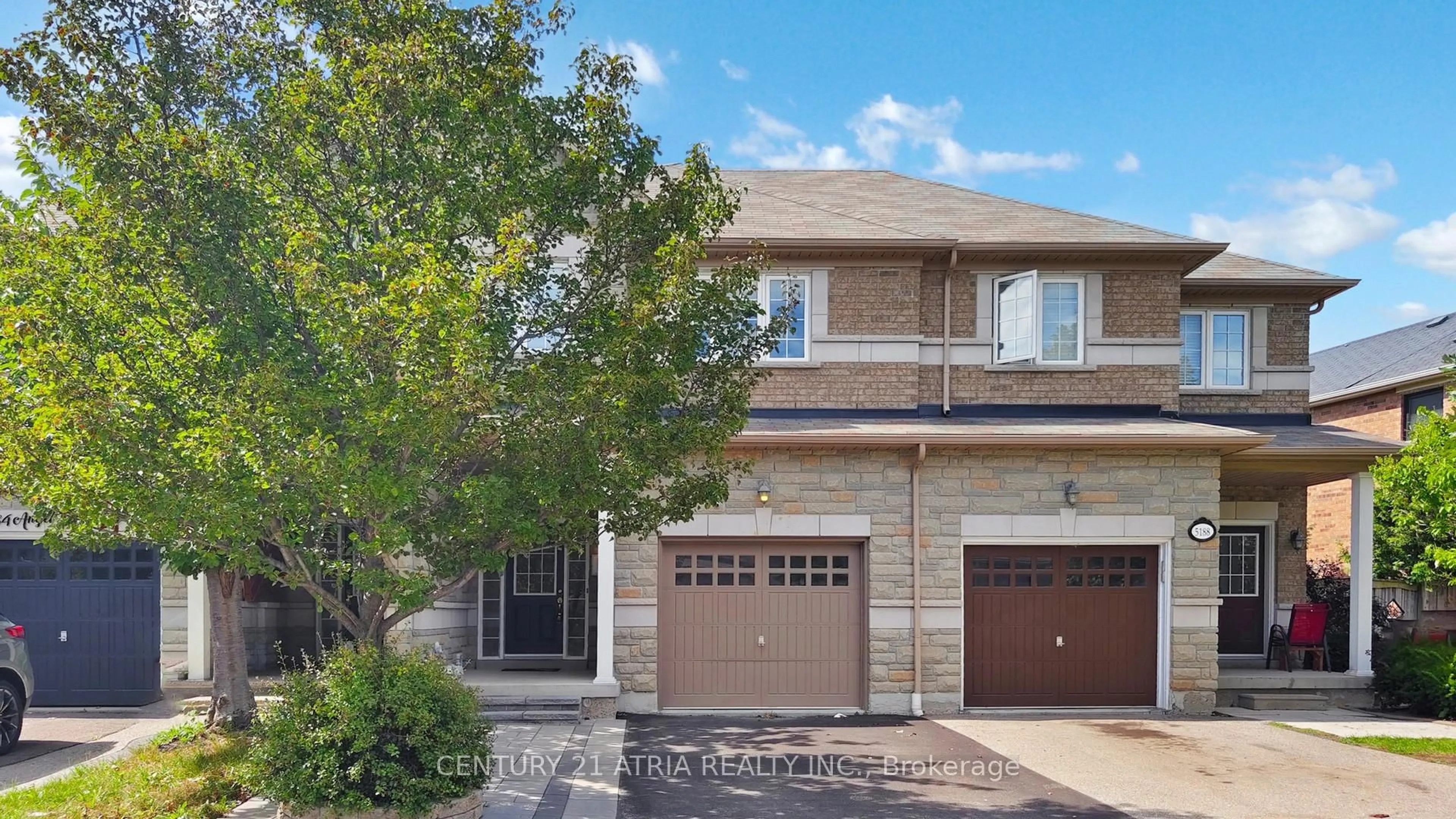 Home with brick exterior material, street for 5186 Angel Stone Dr, Mississauga Ontario L5M 0L4