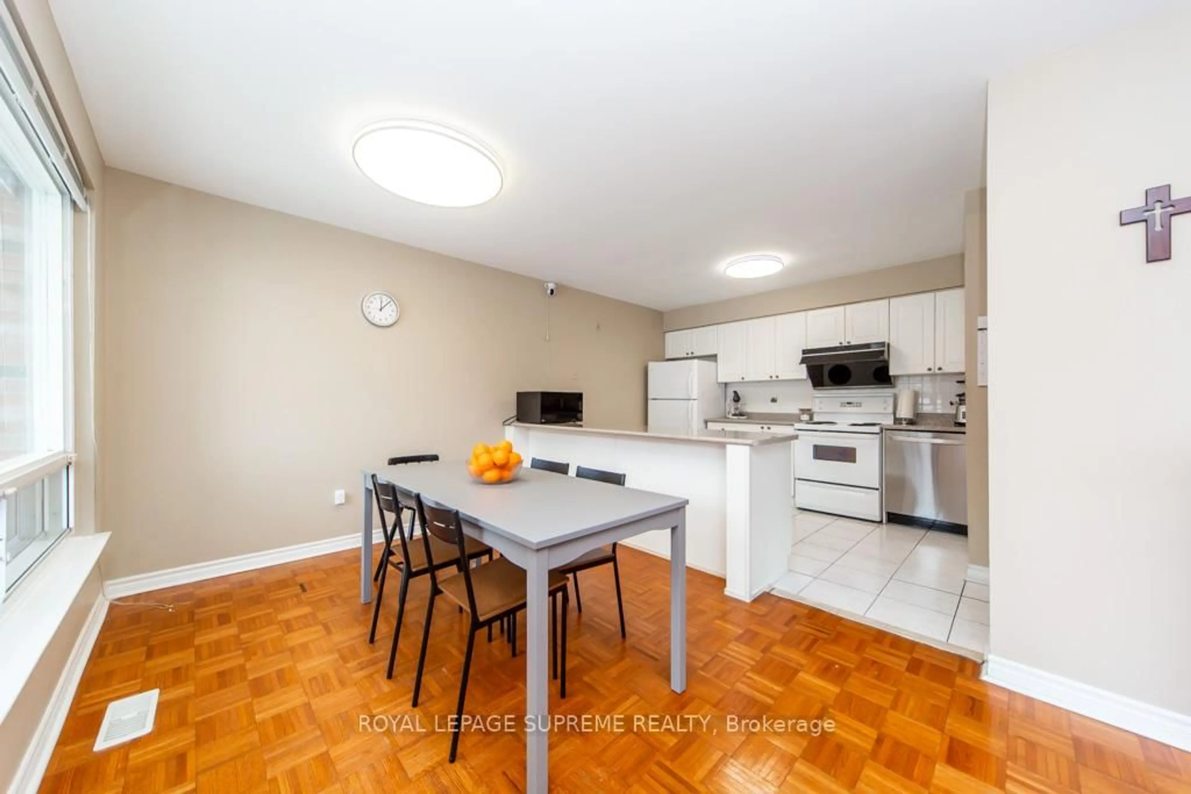 Standard kitchen, unknown for 61 Ardglen Dr #1, Brampton Ontario L6W 1V1