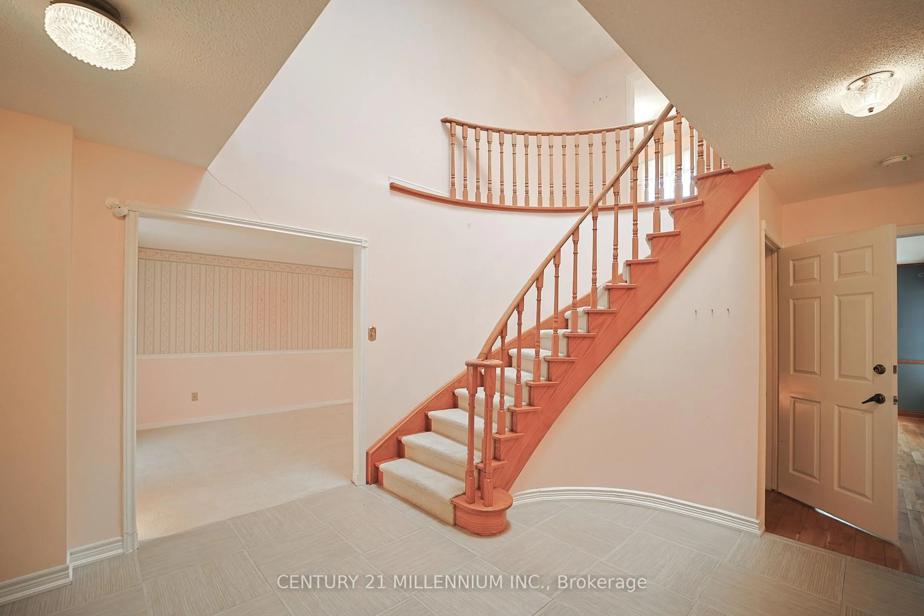 Stairs for 1281 Deer Ru, Mississauga Ontario L5C 3P8