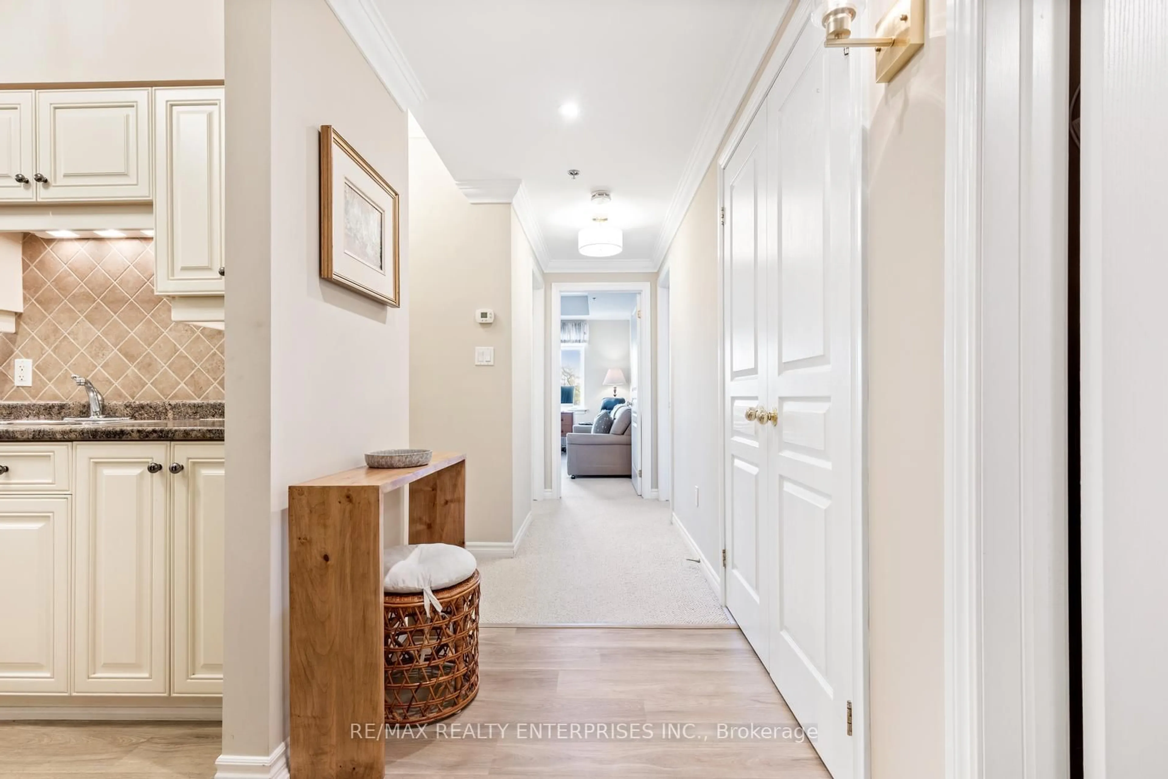 Indoor entryway for 391 Plains Rd #411, Burlington Ontario L7T 4M2