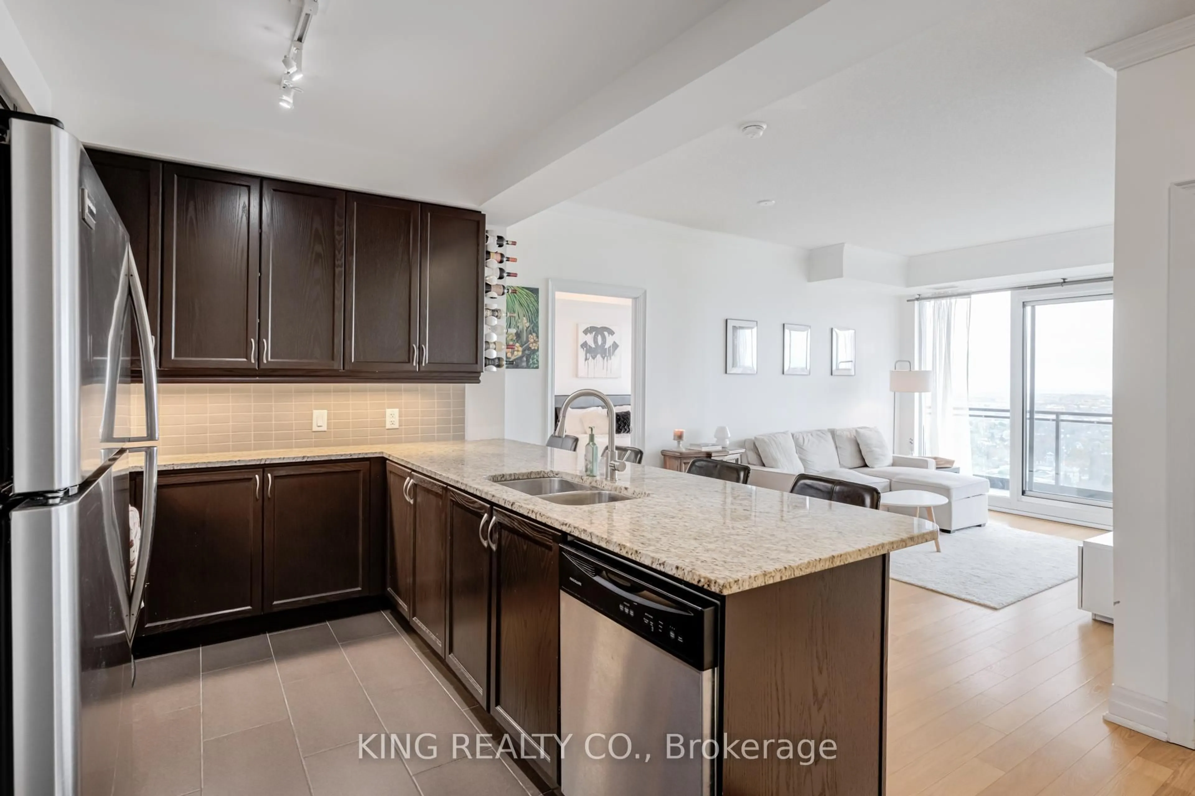 Open concept kitchen, ceramic/tile floor for 100 John St #2305, Brampton Ontario L6W 0A8