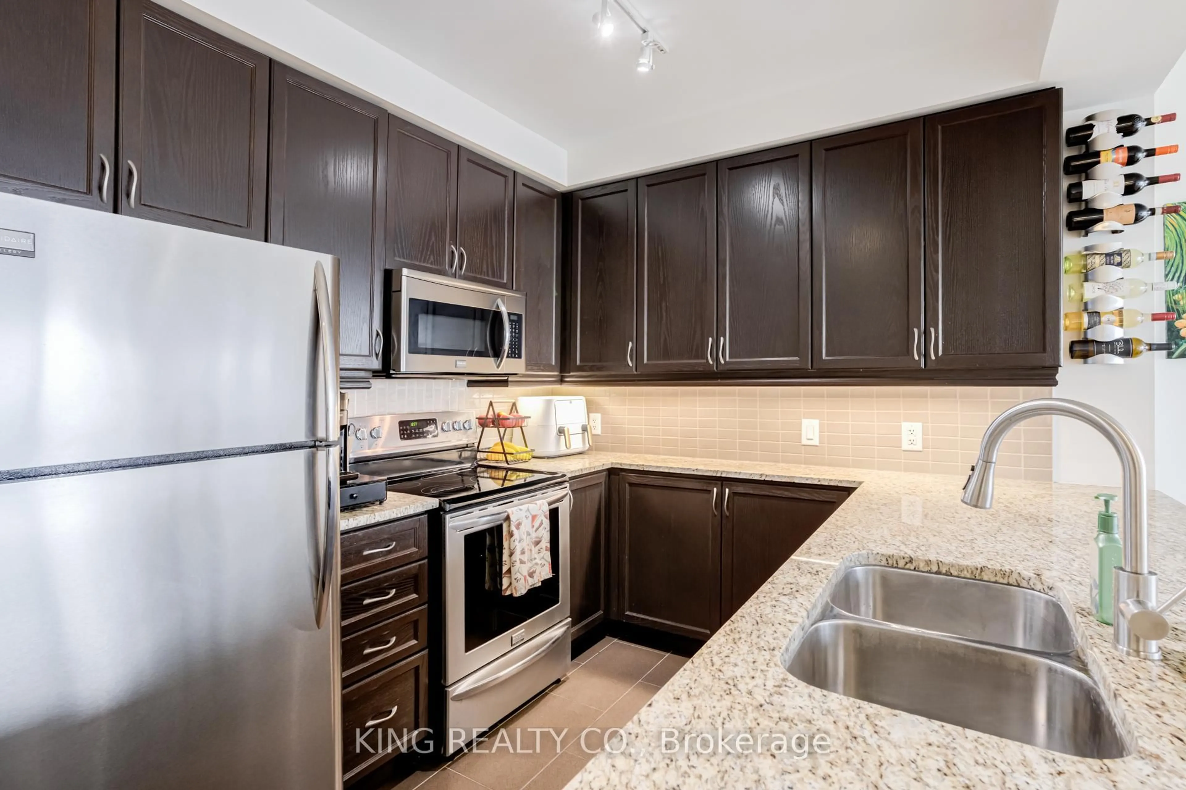 Standard kitchen, unknown for 100 John St #2305, Brampton Ontario L6W 0A8