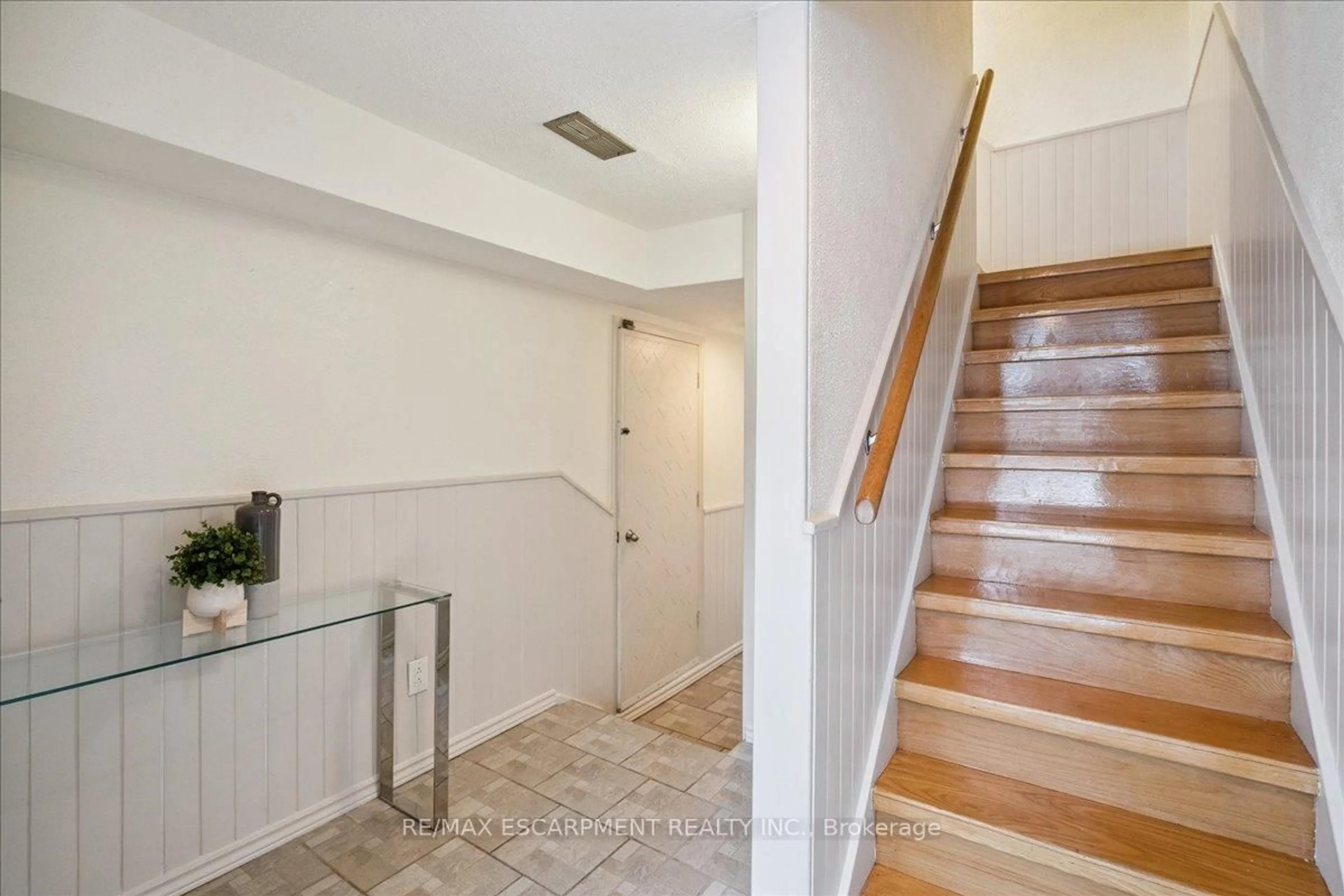 Unknown for 915 Inverhouse Dr #80, Mississauga Ontario L5J 4B2