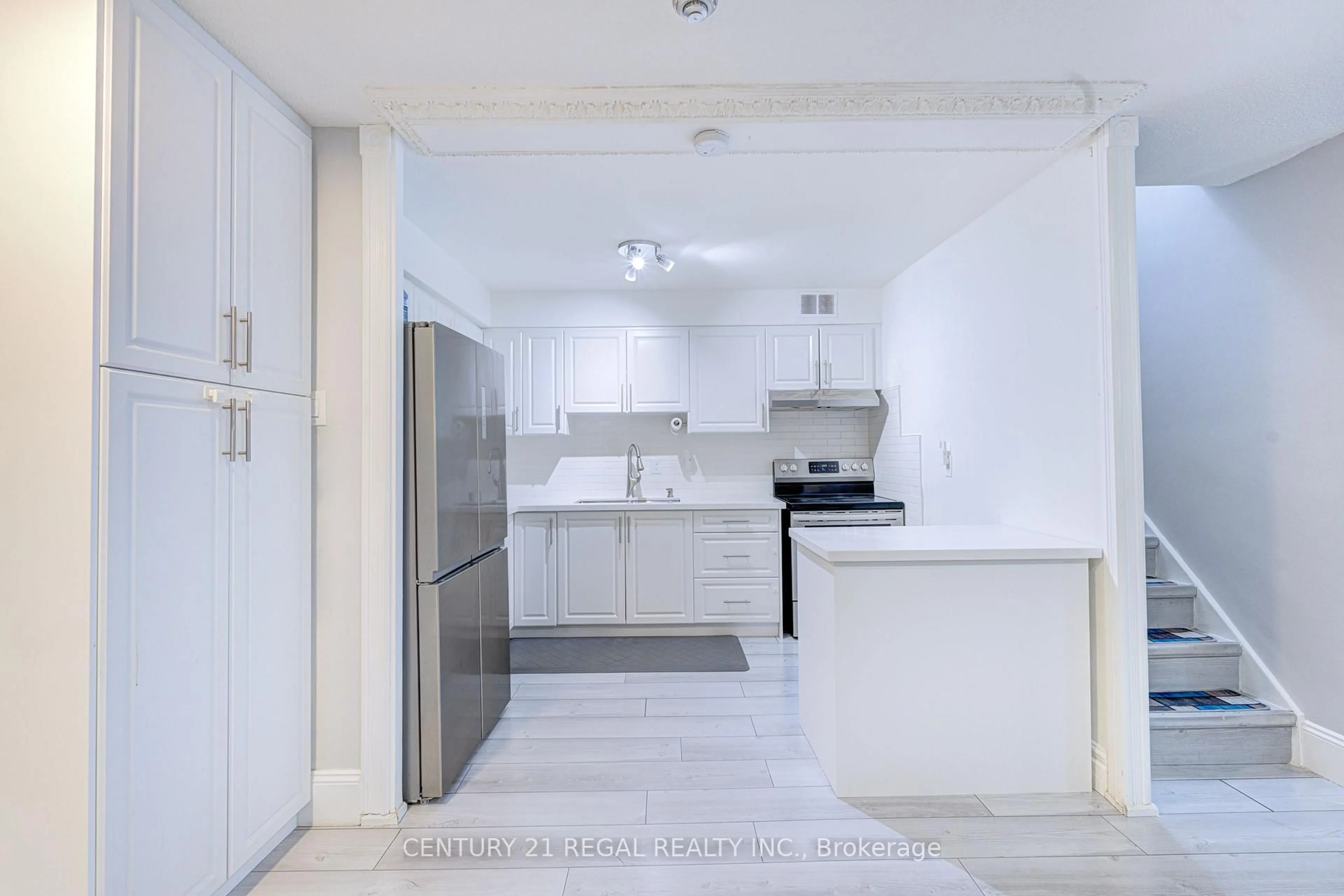 Standard kitchen, unknown for 366 The East Mall #139, Toronto Ontario M9B 6C6