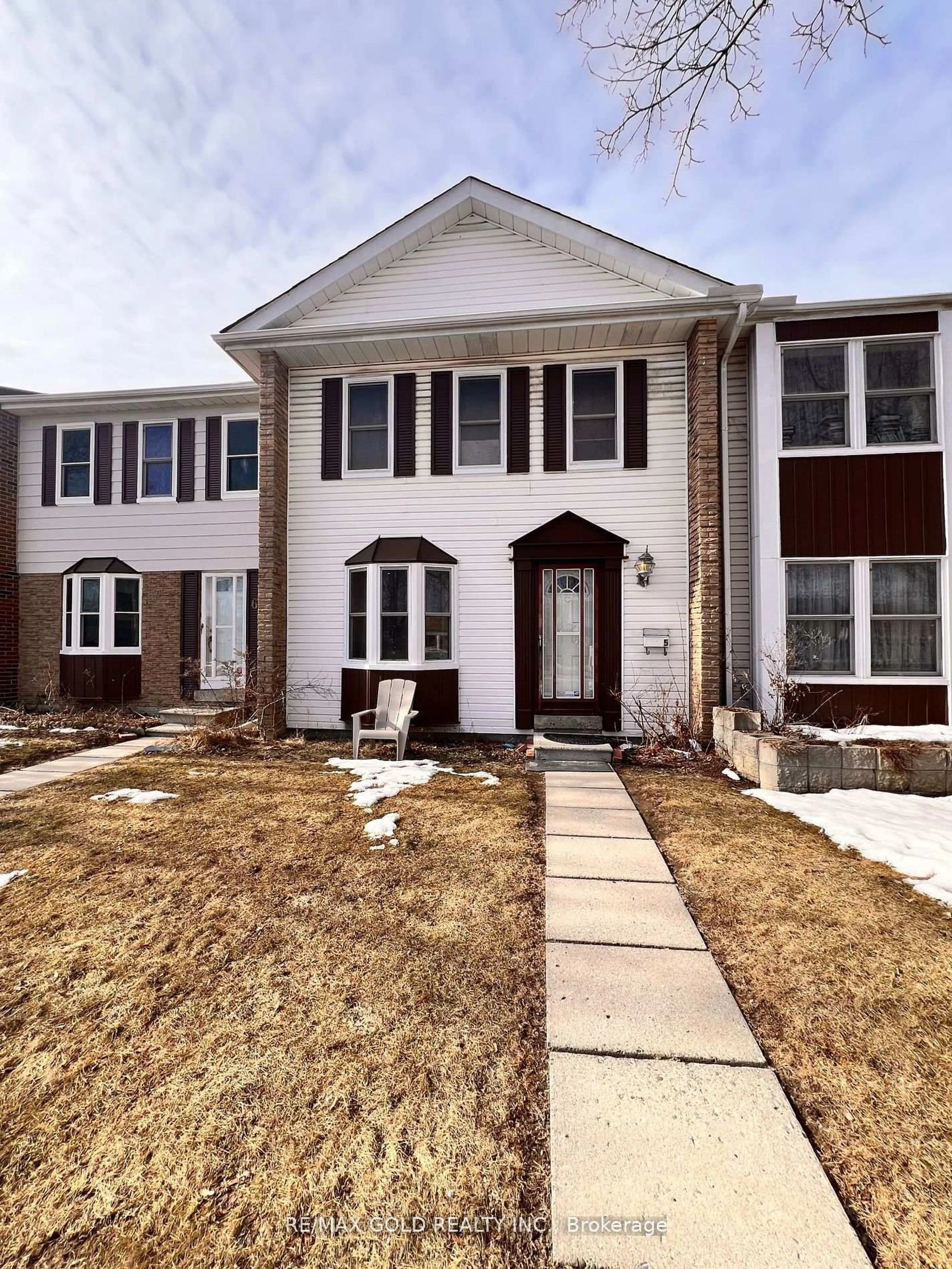 Home with brick exterior material, street for 1020 Central Park Dr #5, Brampton Ontario L6S 3J5