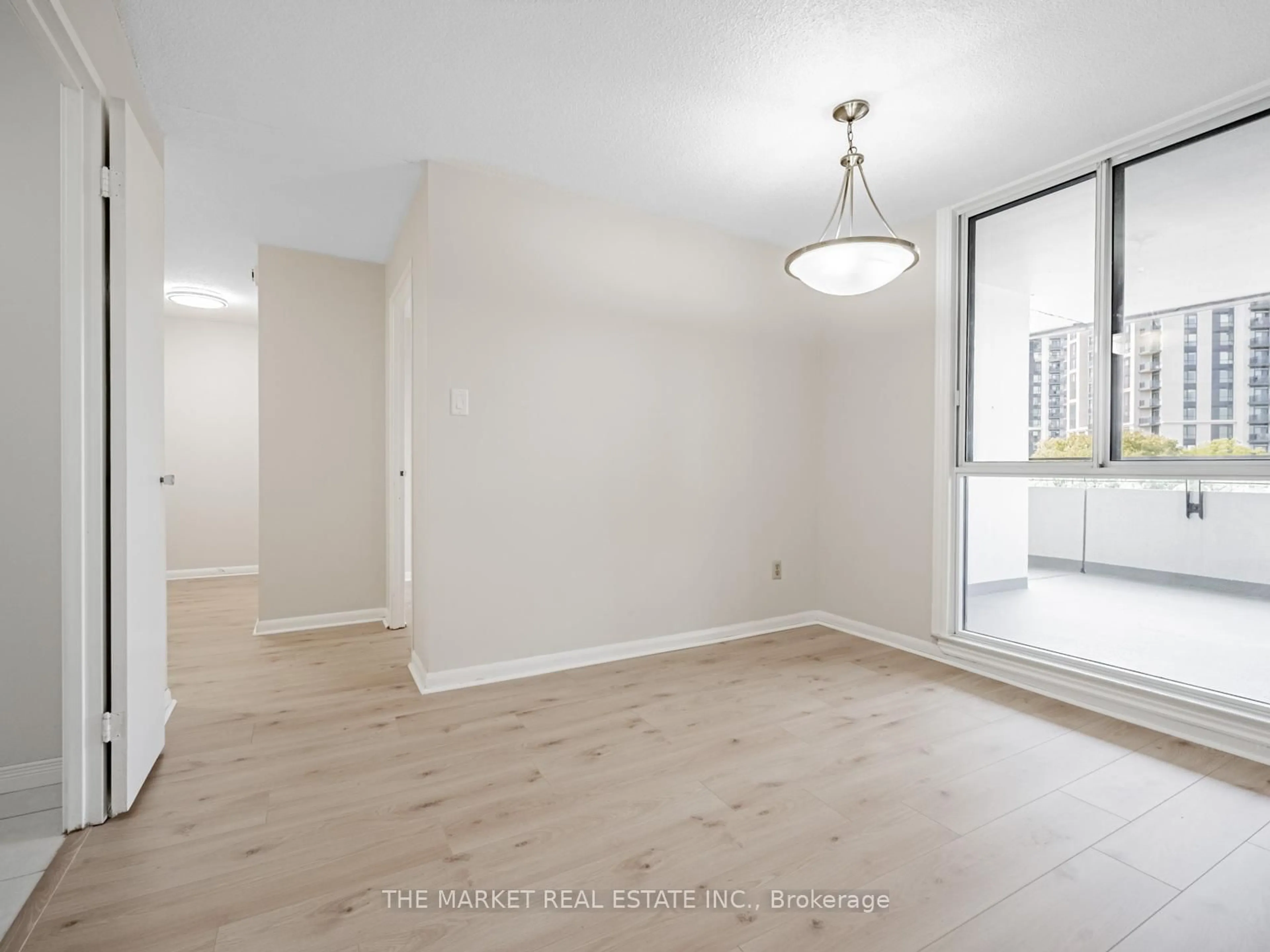 A pic of a room for 1320 Mississauga Valley Blvd #507, Mississauga Ontario L5A 3S9