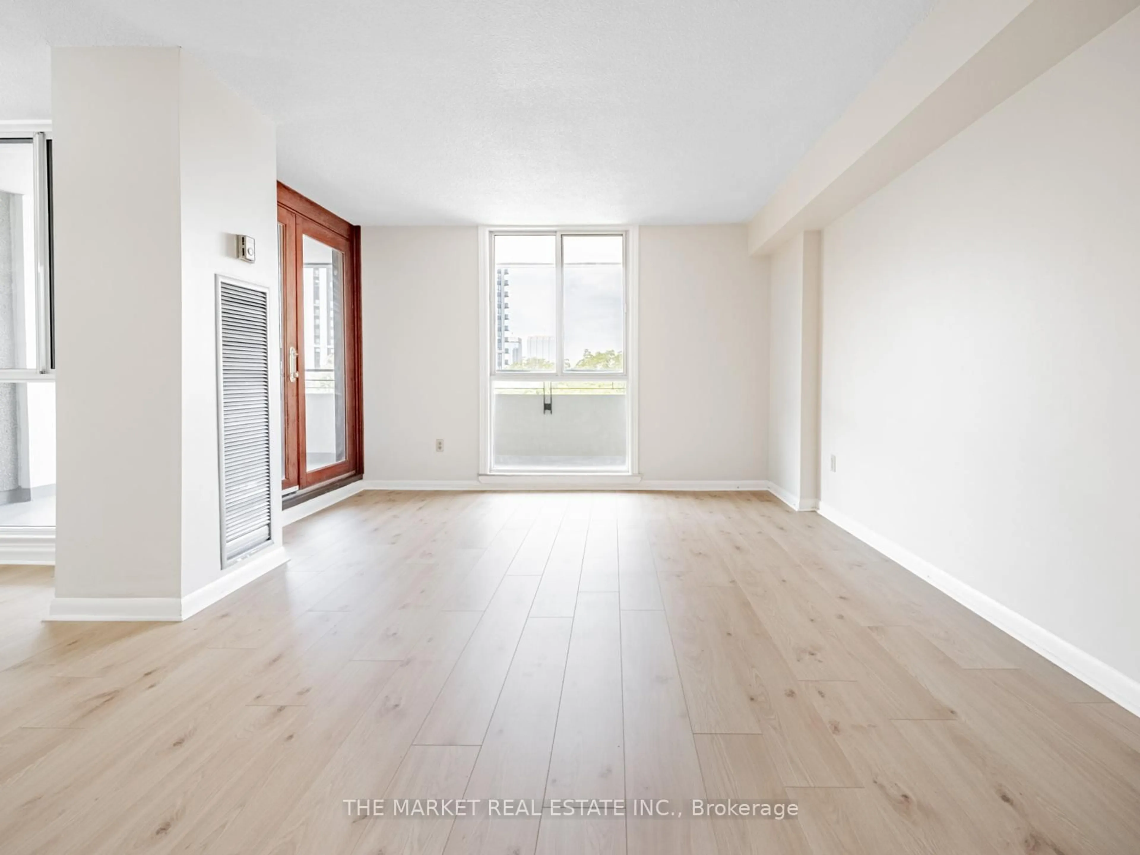 A pic of a room for 1320 Mississauga Valley Blvd #507, Mississauga Ontario L5A 3S9