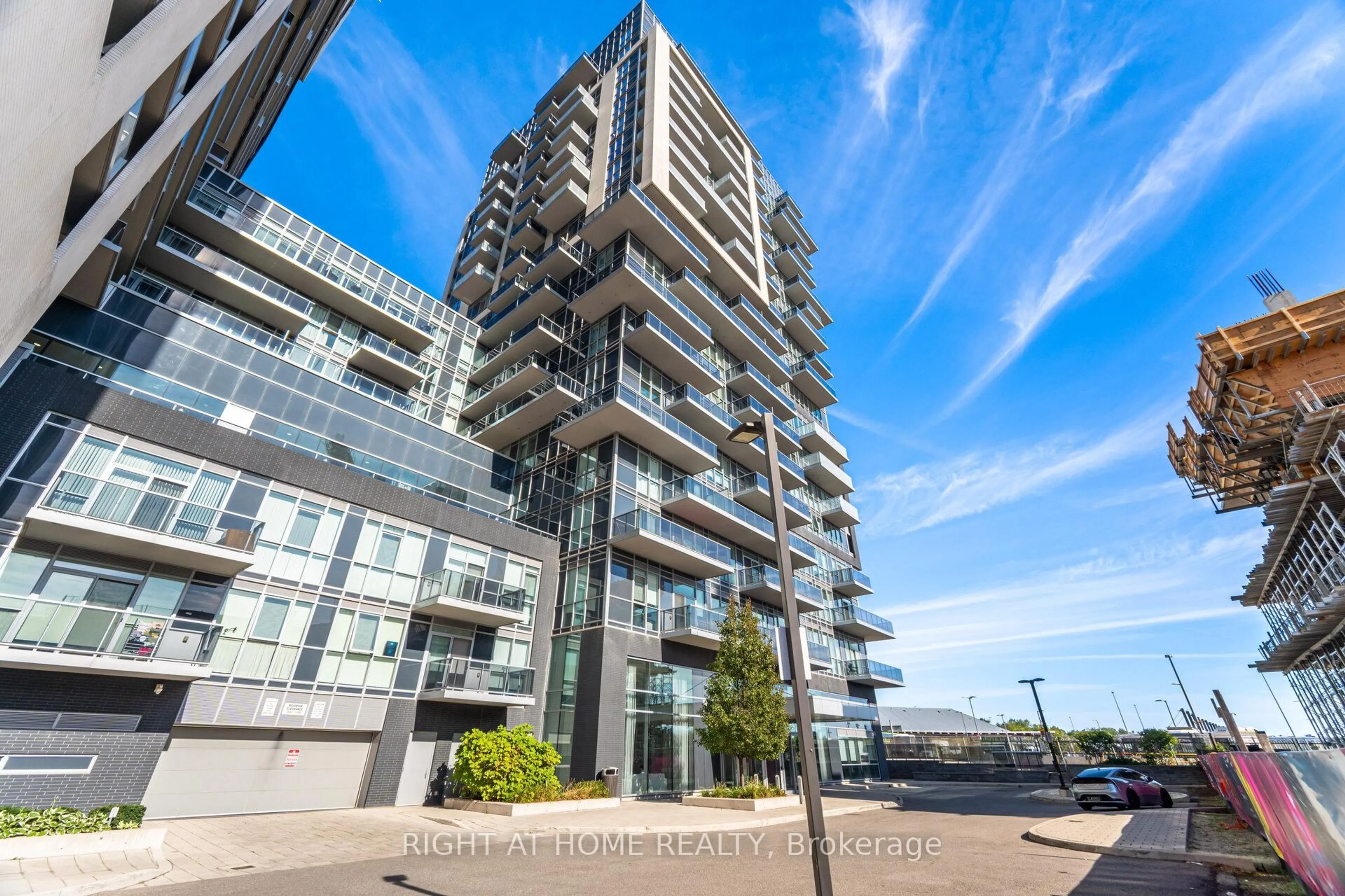 Unknown for 2093 Fairview St #1003, Burlington Ontario L7R 0E6